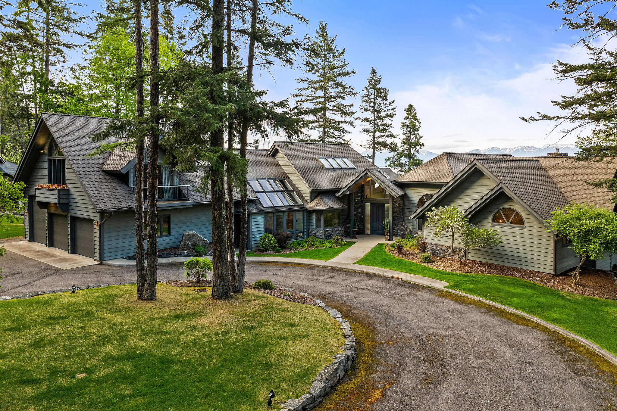 275 Tamarack Terrace