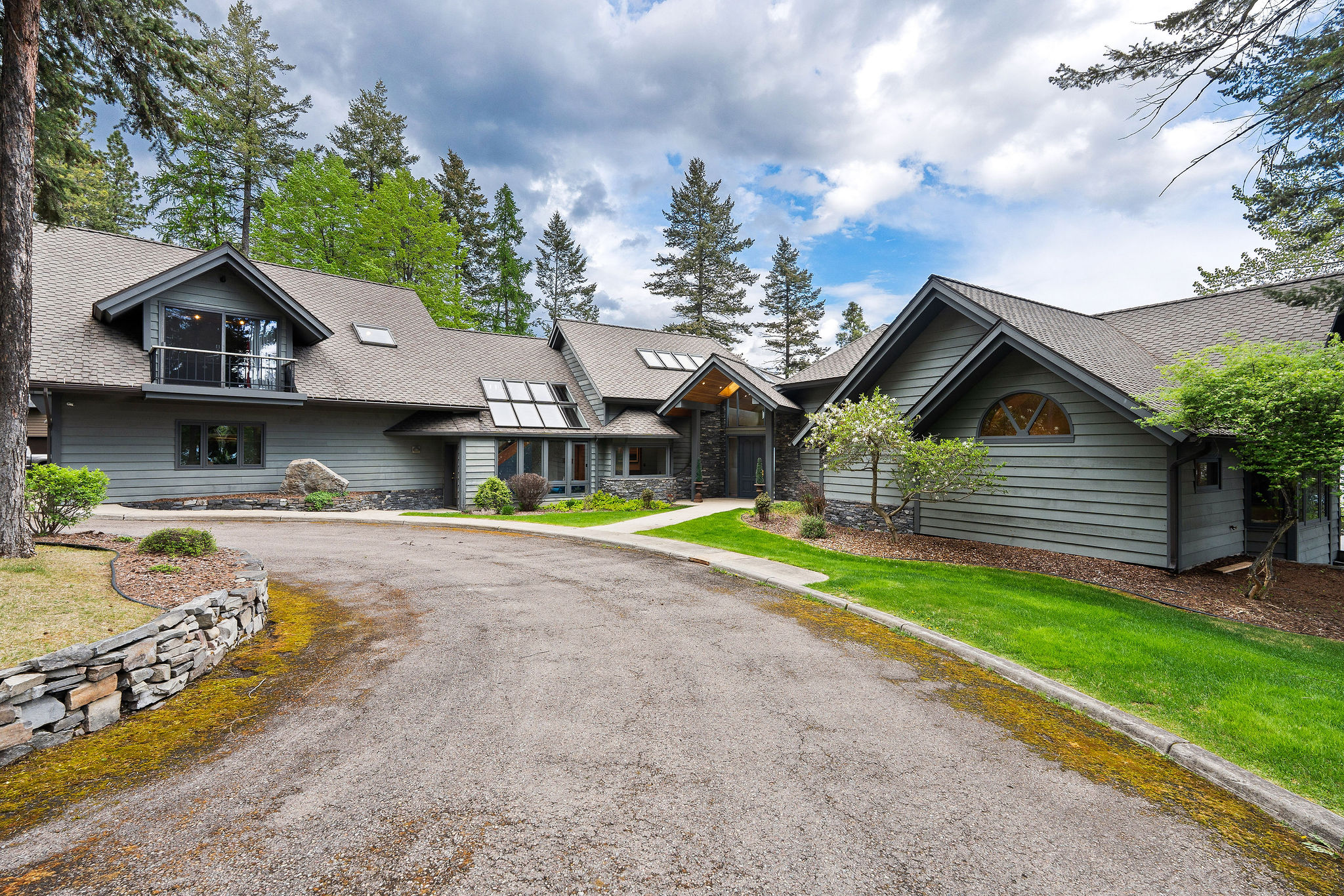 275 Tamarack Terrace