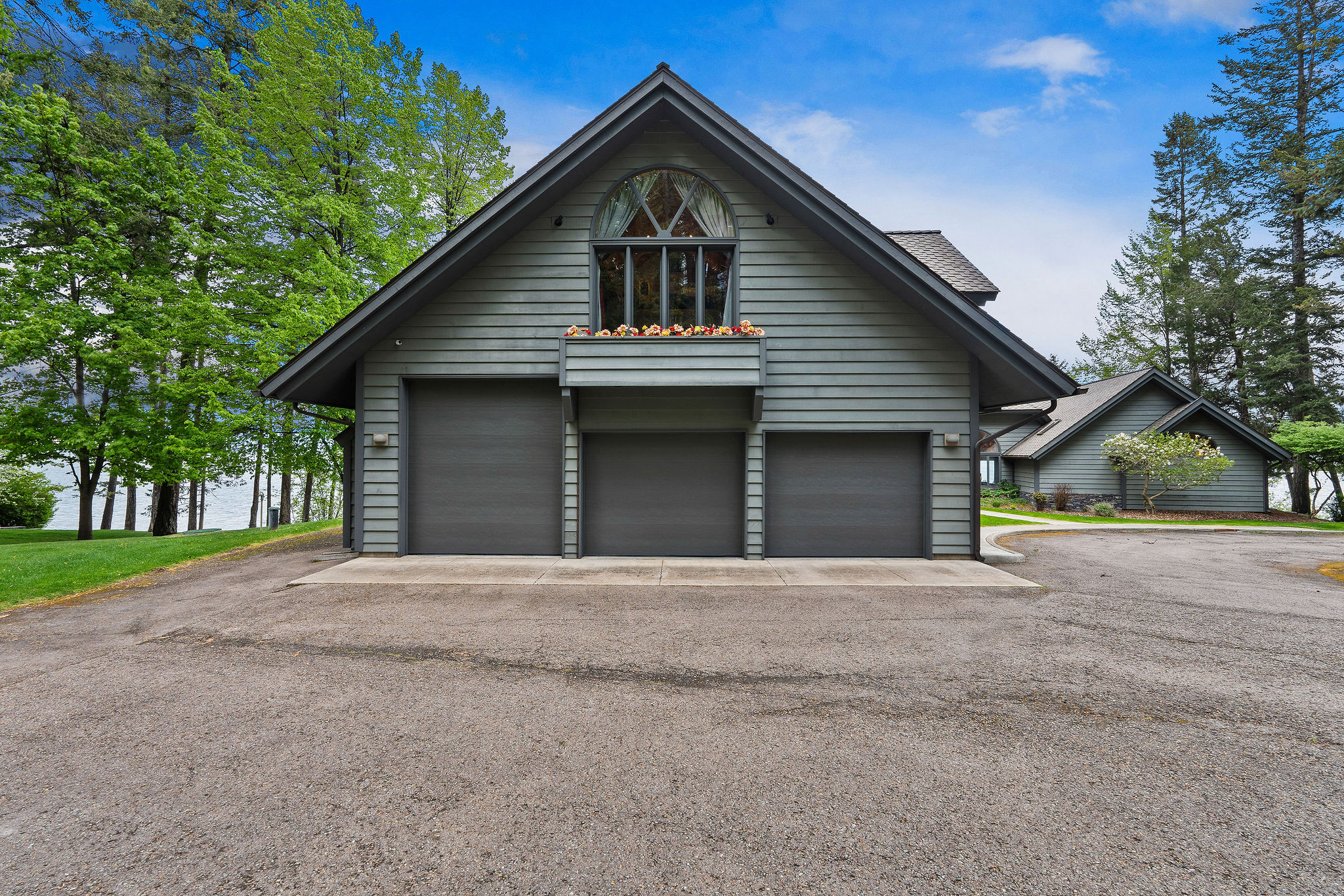 275 Tamarack Terrace