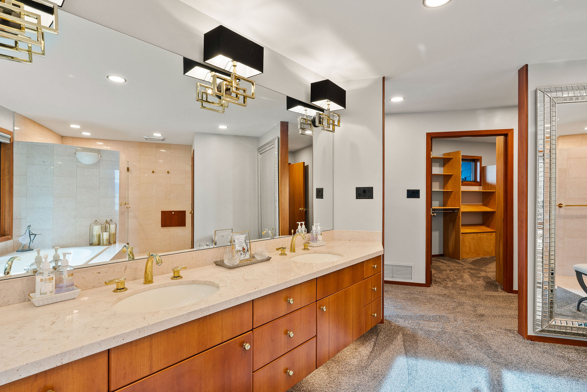275 Tamarack Terrace