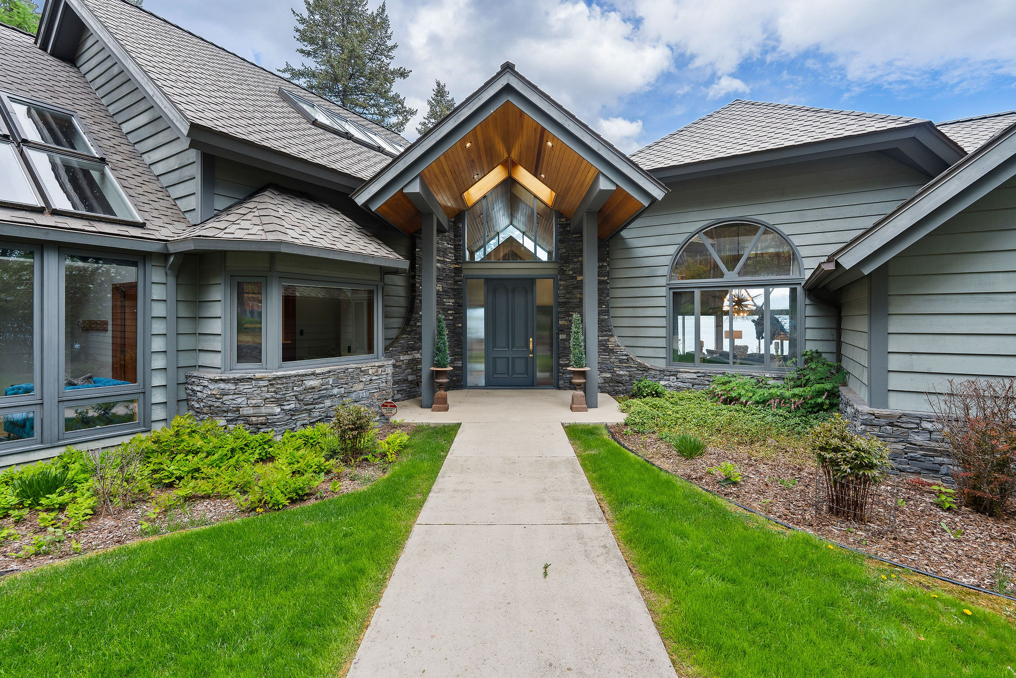 275 Tamarack Terrace