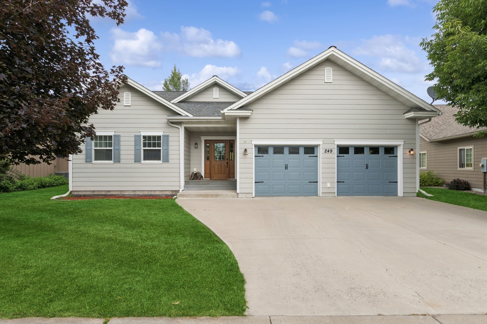 249 W Nicklaus Avenue