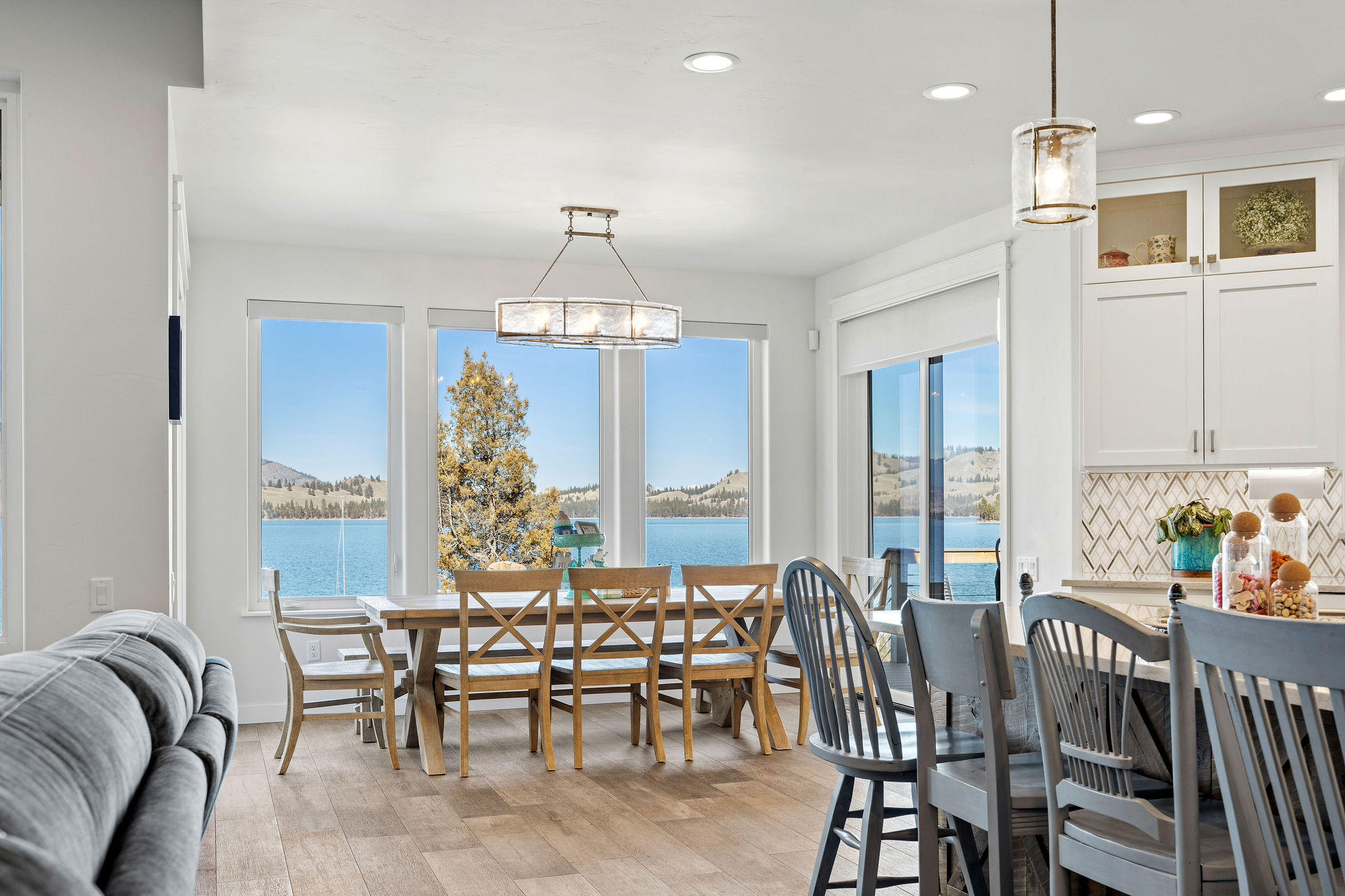 42818 La Bella Lane