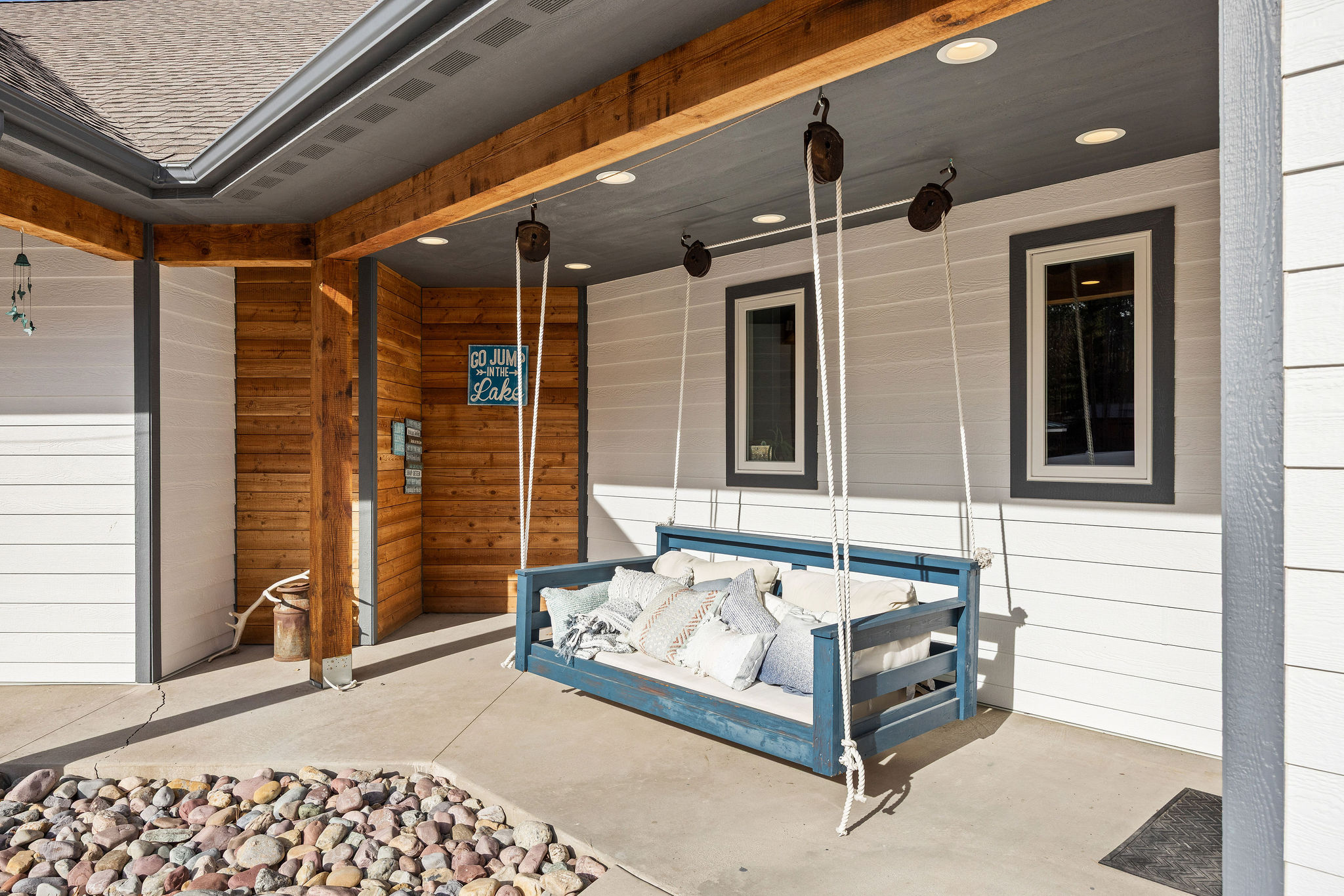 42818 La Bella Lane