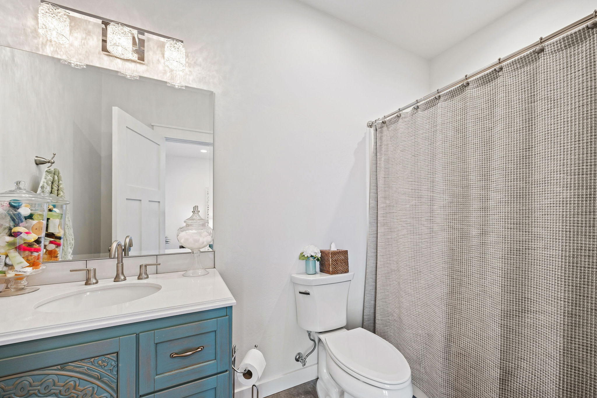 42818 La Bella Lane