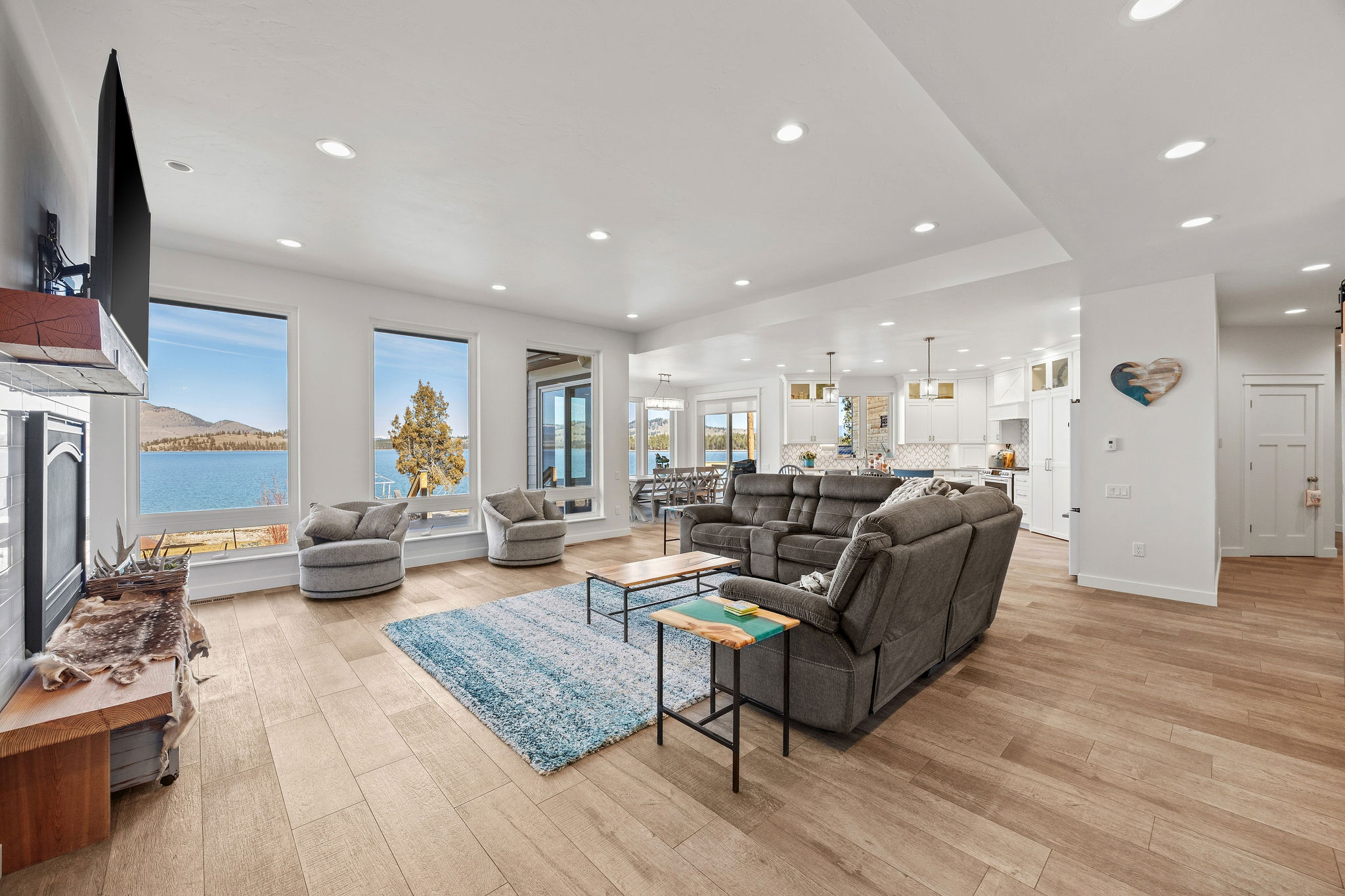 42818 La Bella Lane