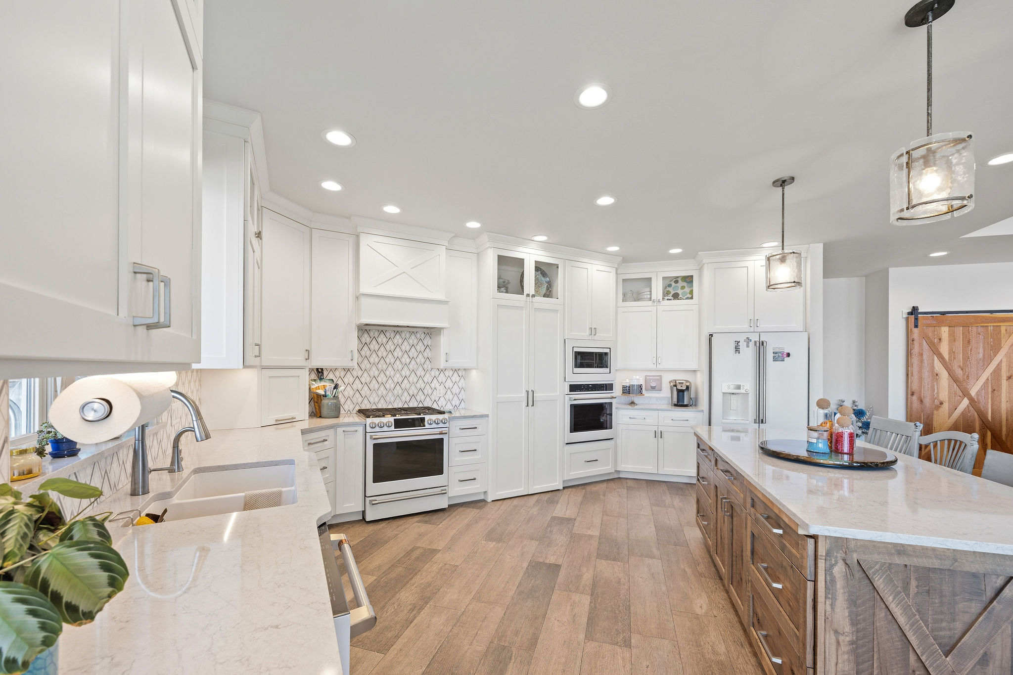 42818 La Bella Lane