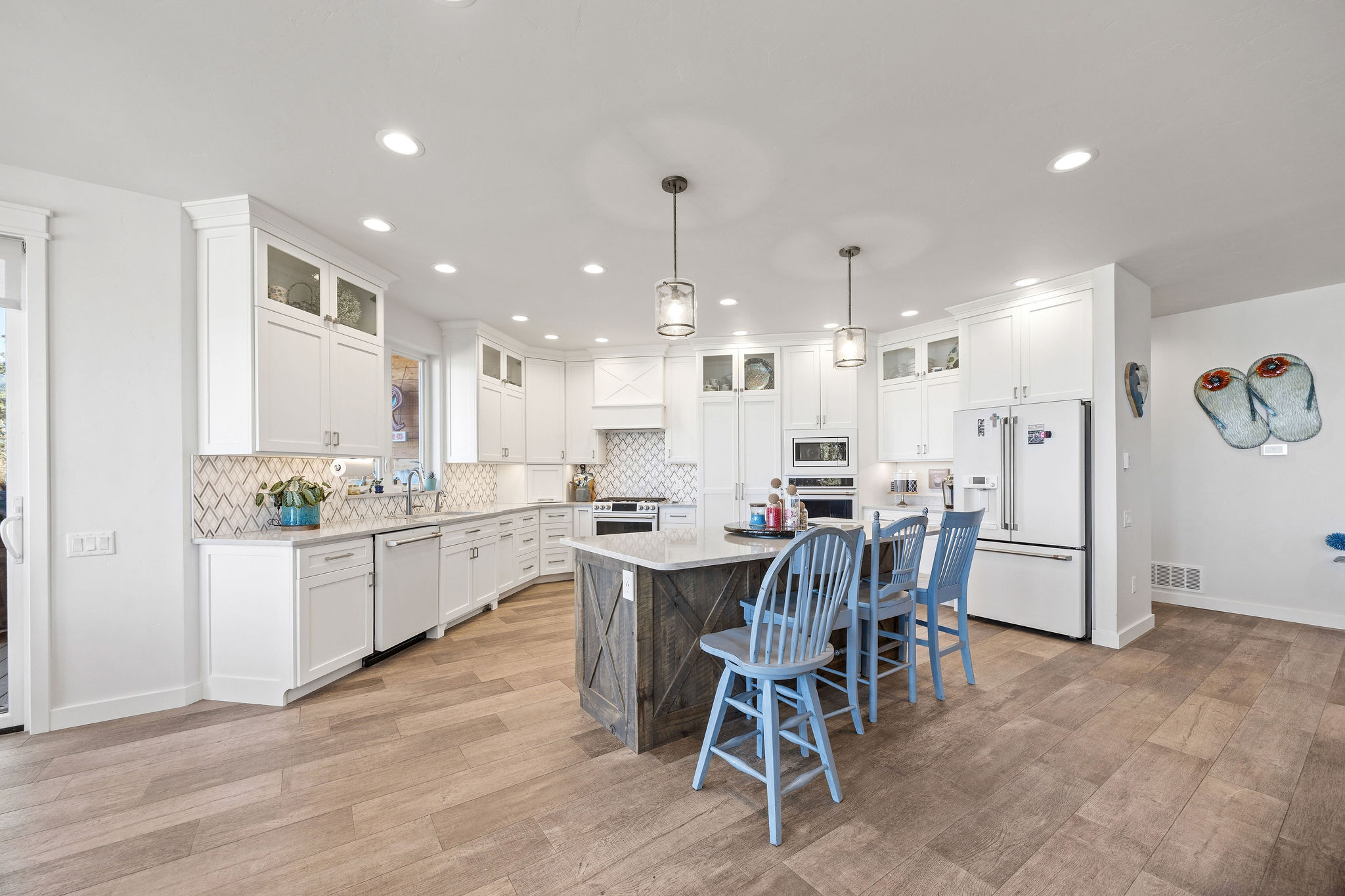 42818 La Bella Lane