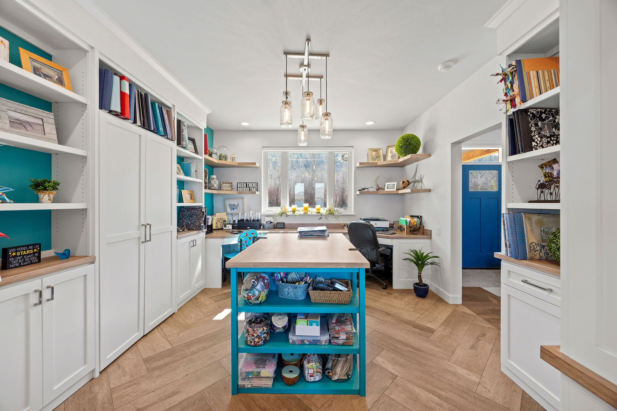42818 La Bella Lane