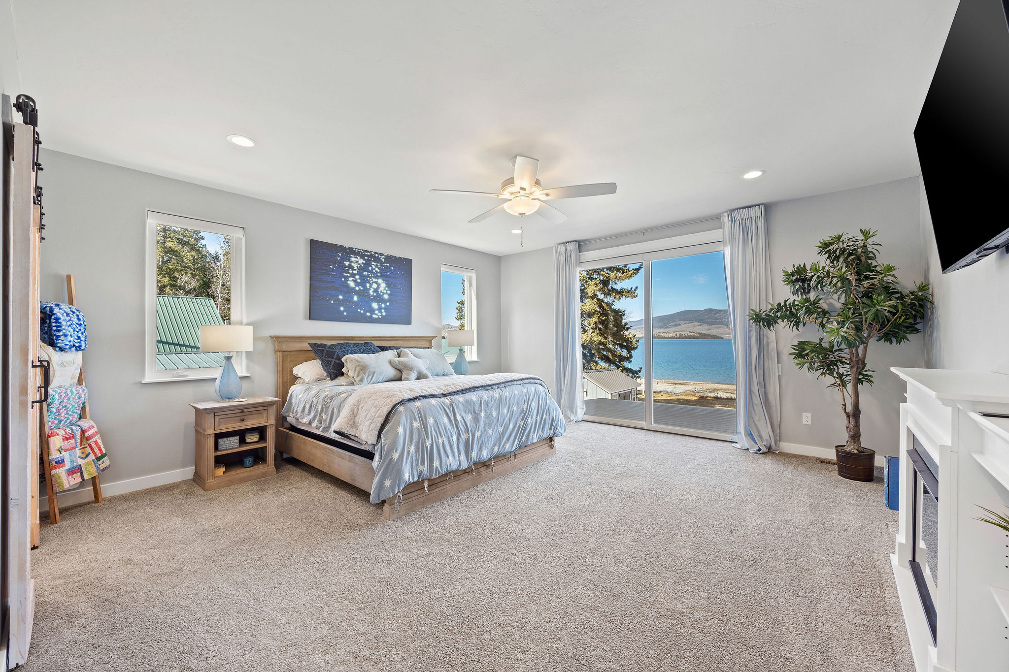 42818 La Bella Lane