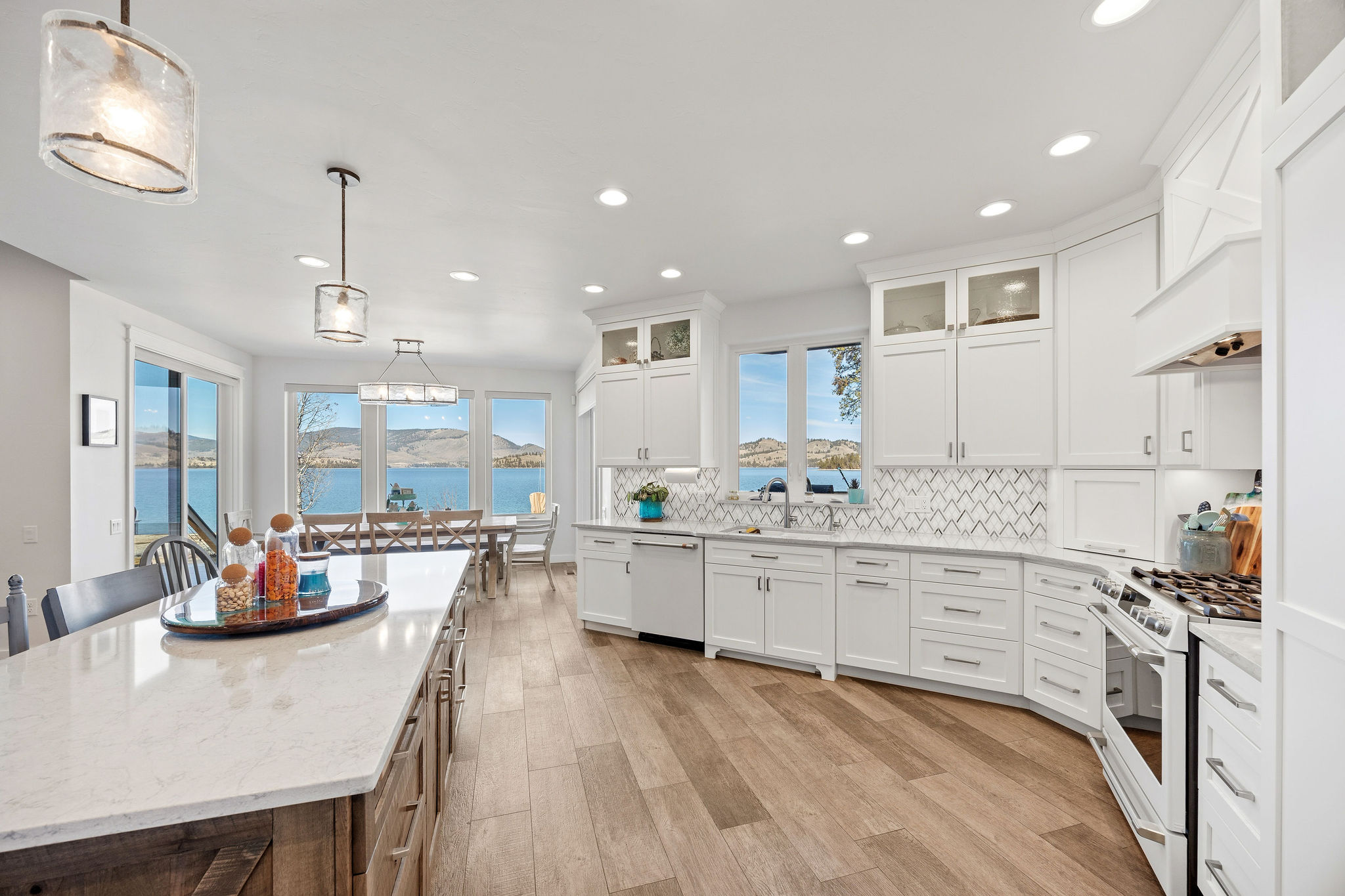 42818 La Bella Lane