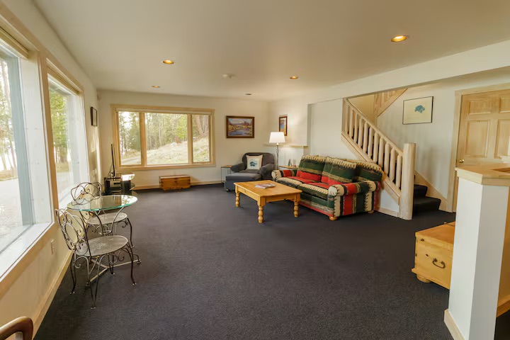 22700 Northaire Lane