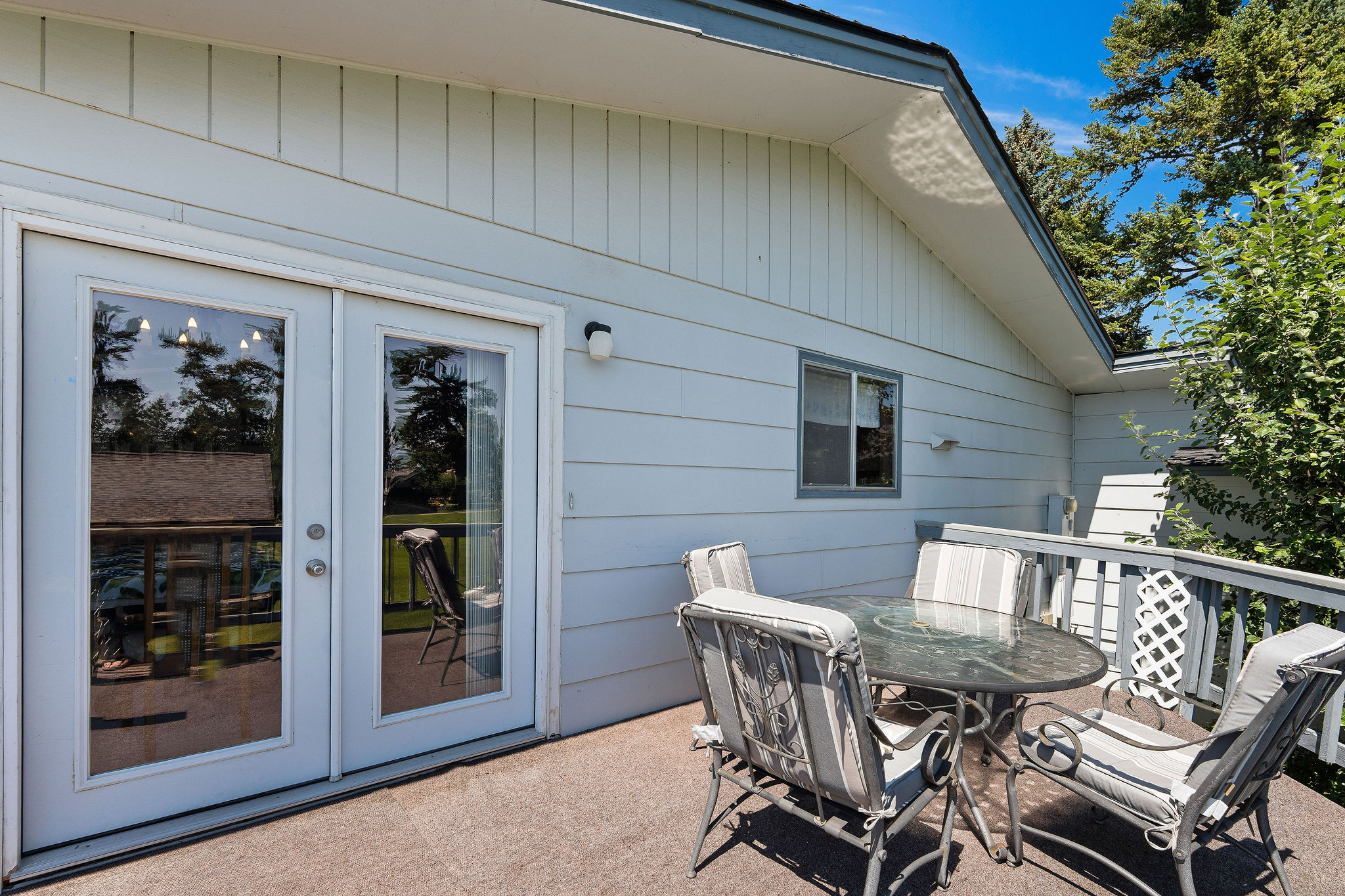 205 Lakeshore Drive
