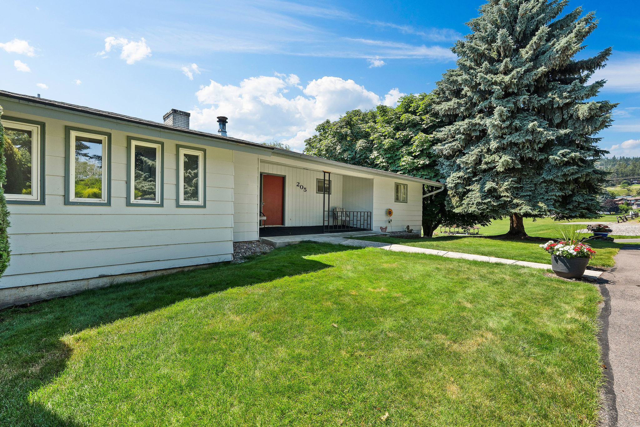 205 Lakeshore Drive