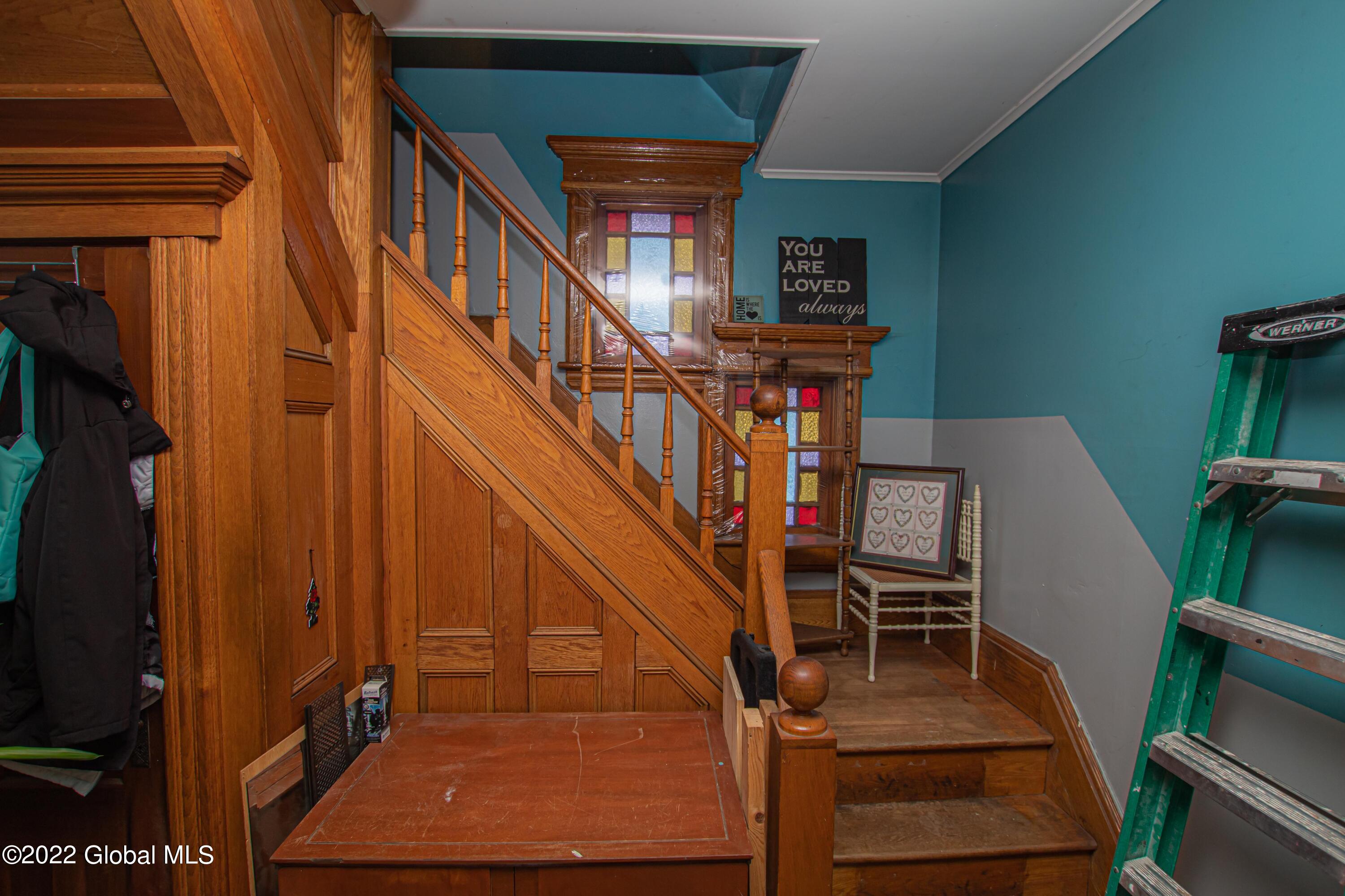 83 W Pine Street