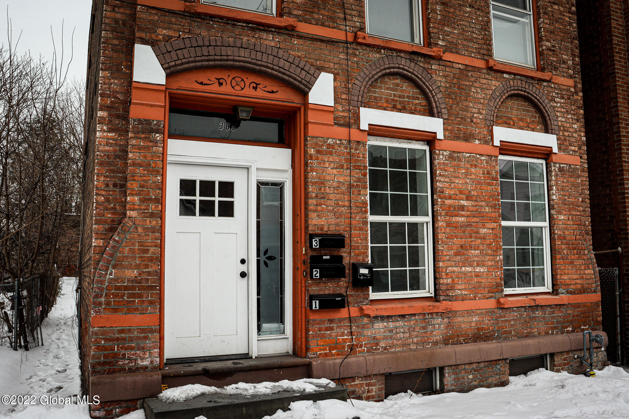 365 4th Street