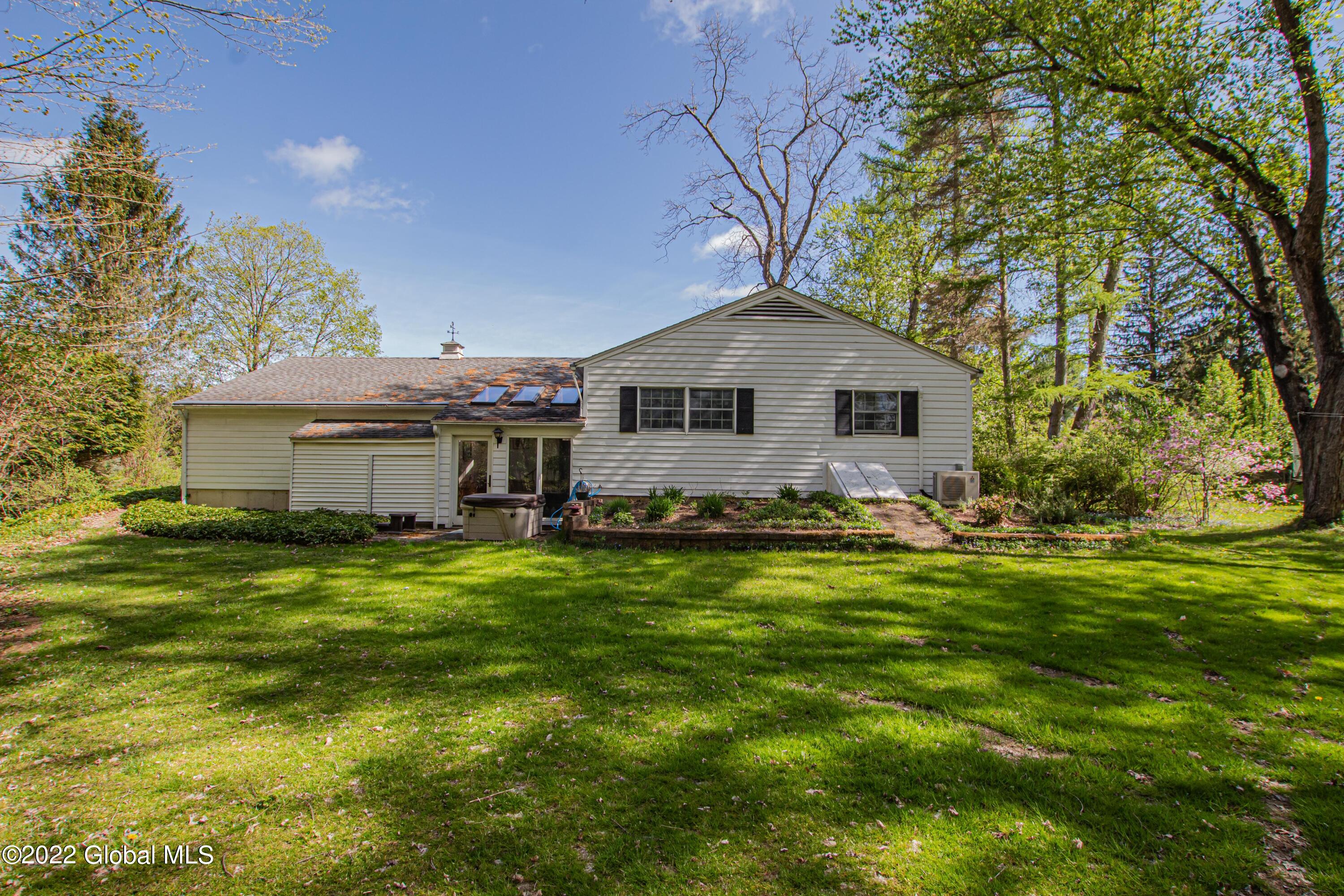 3331 NY Highway 43