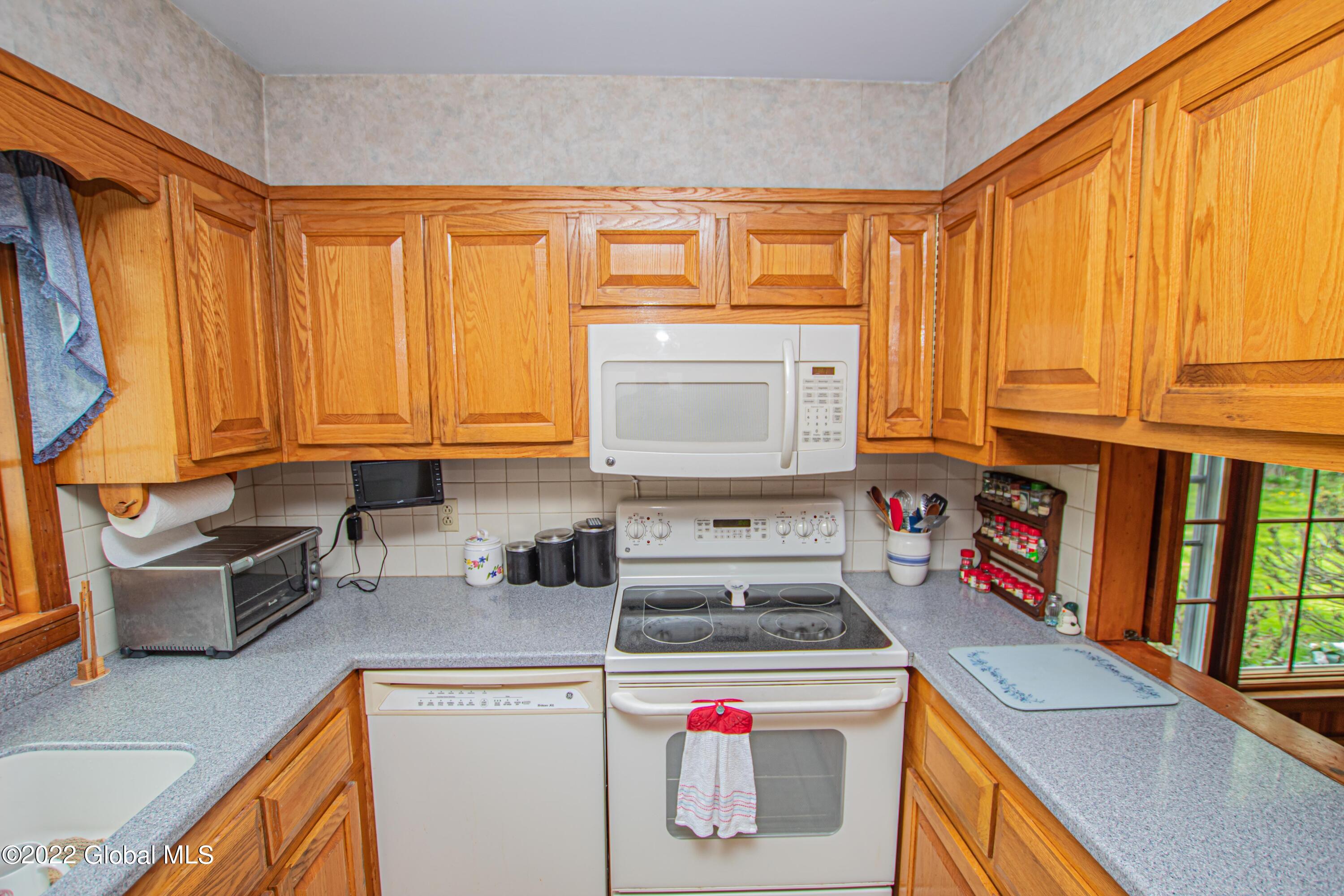3331 NY Highway 43