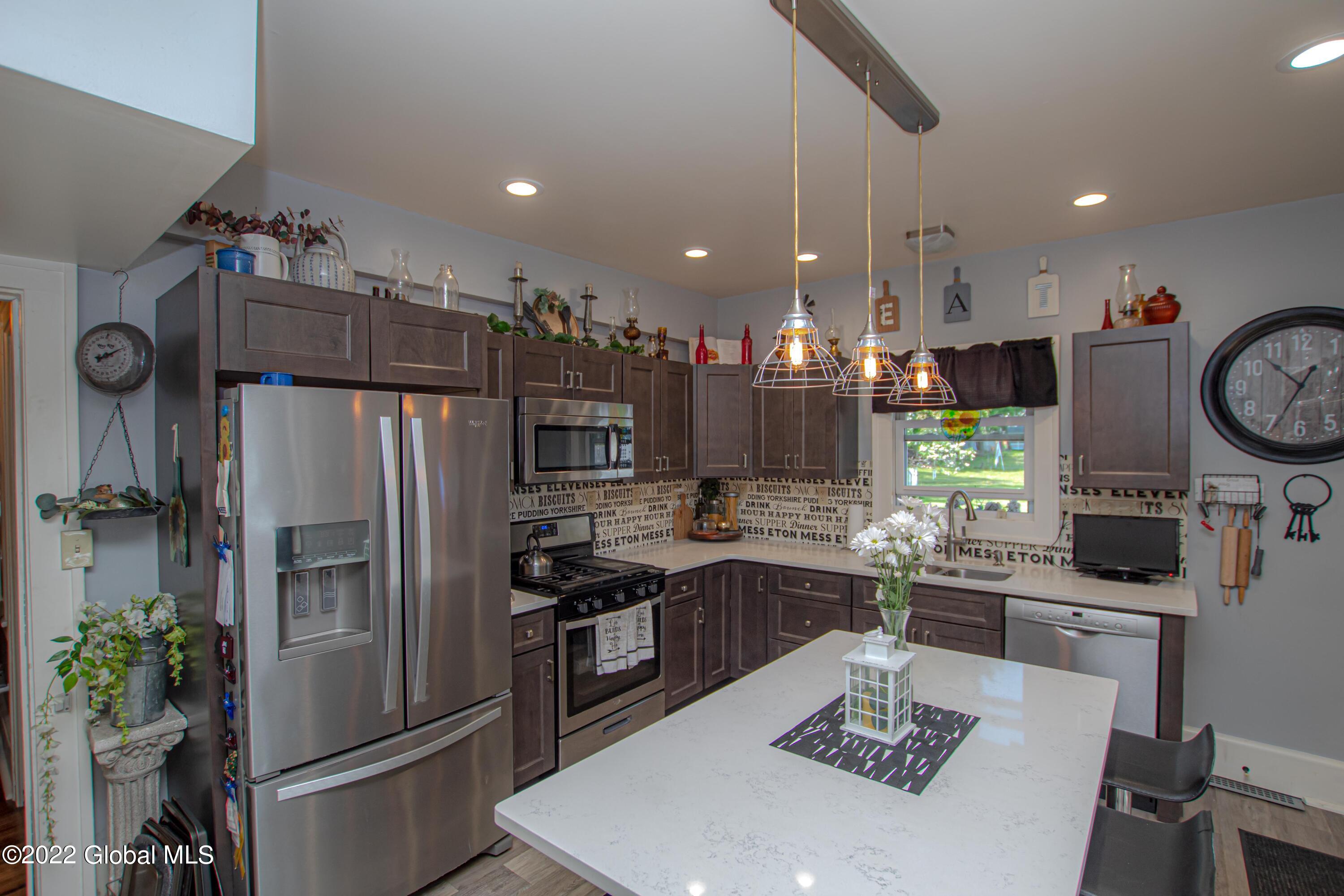 33 Kingsboro Avenue