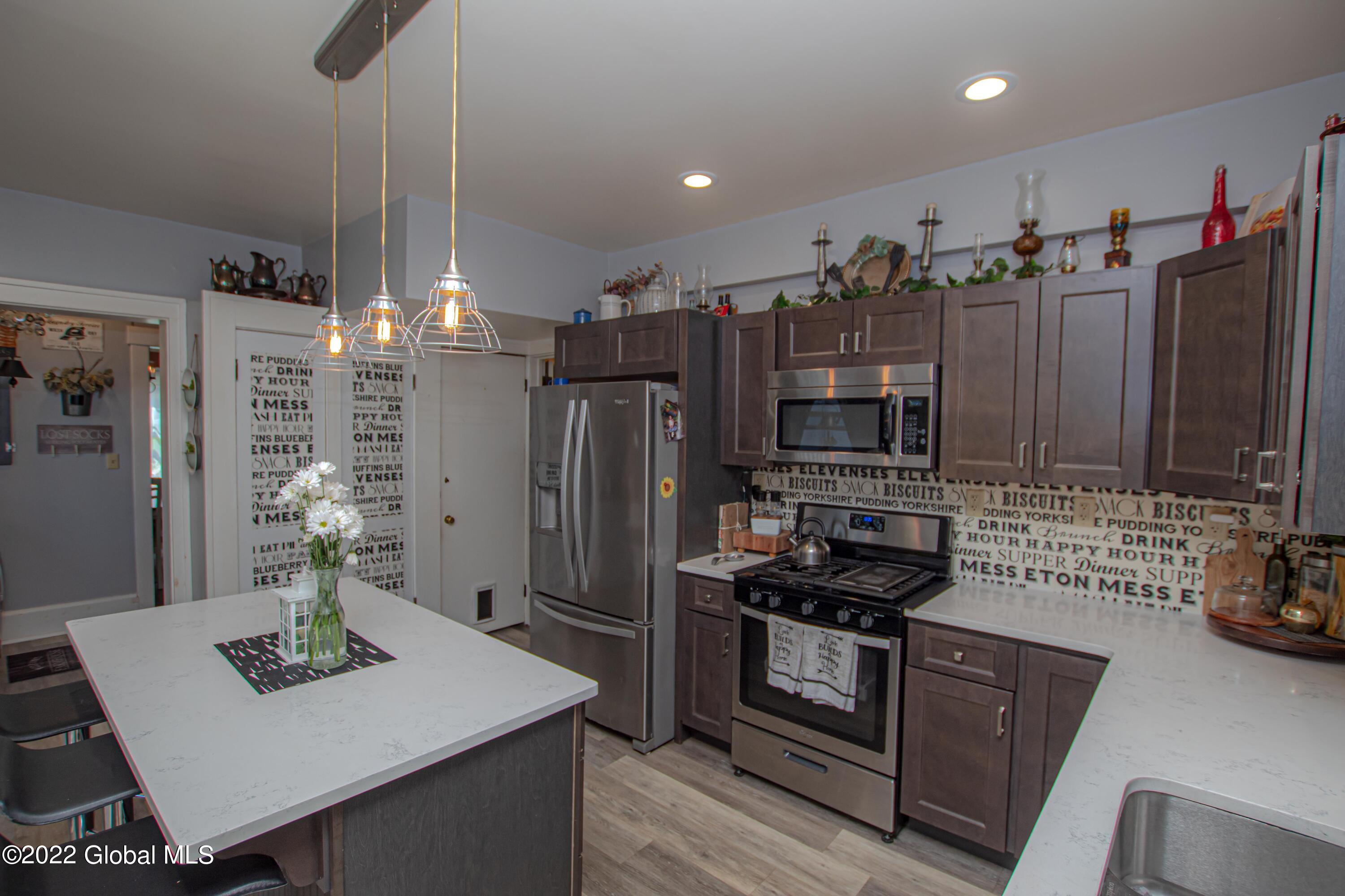 33 Kingsboro Avenue