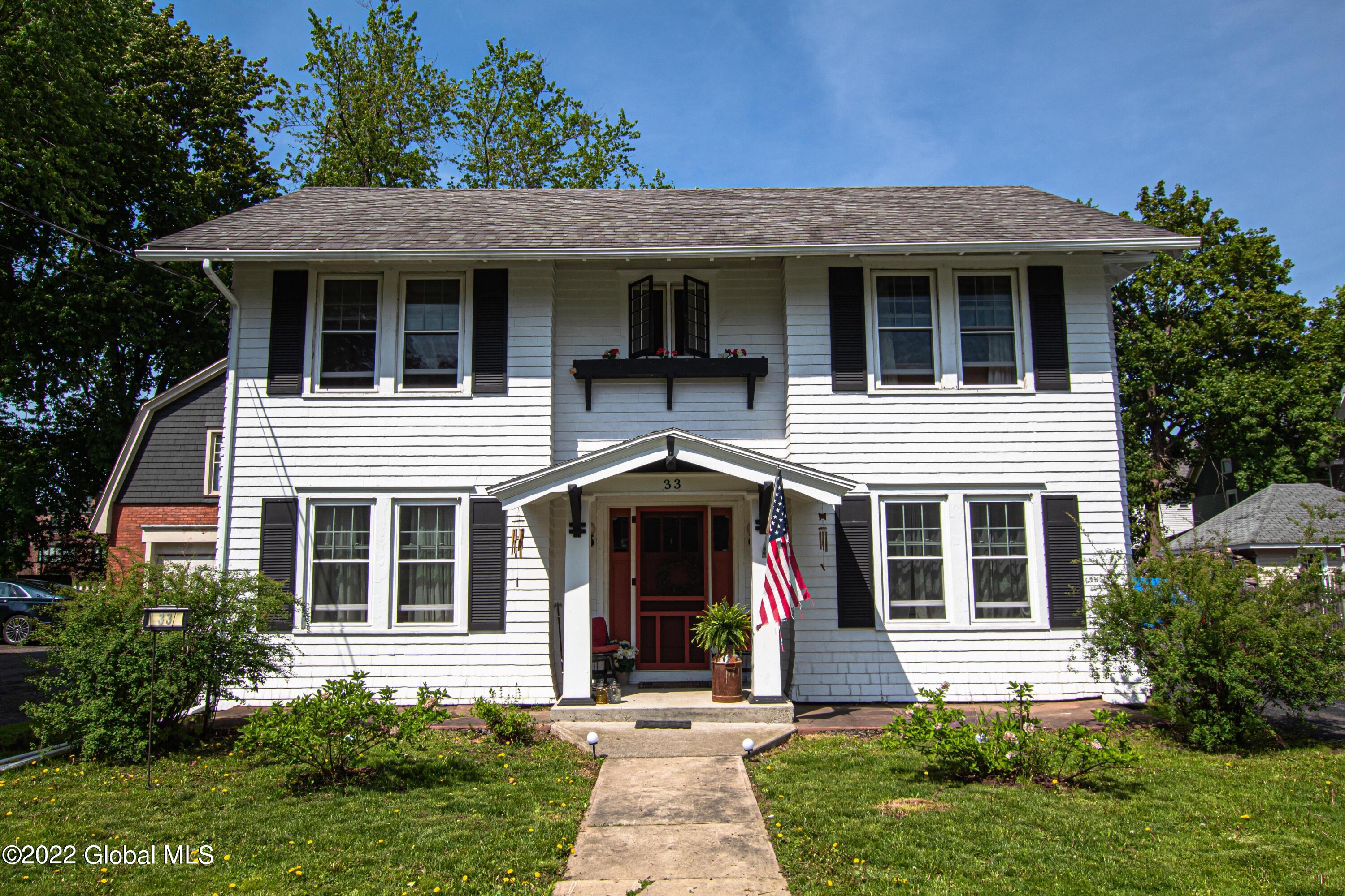 33 Kingsboro Avenue