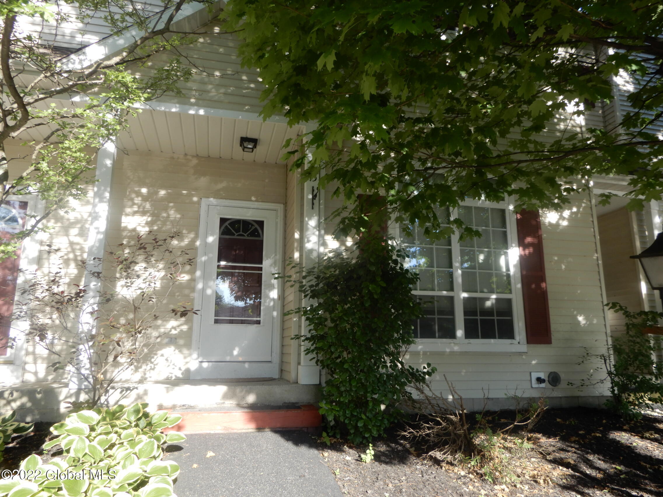 15 Stratton Circle