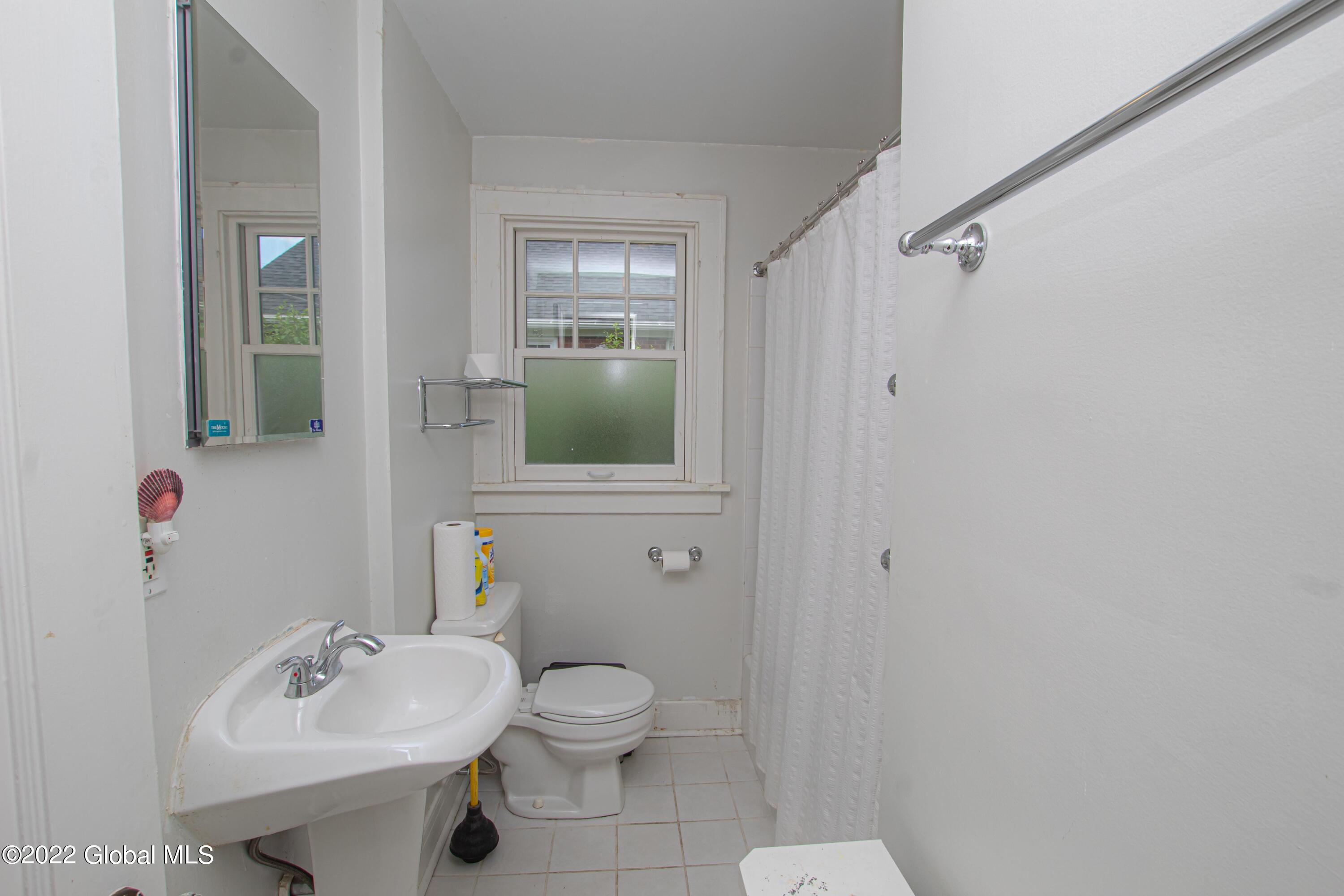 8 Center View Drive