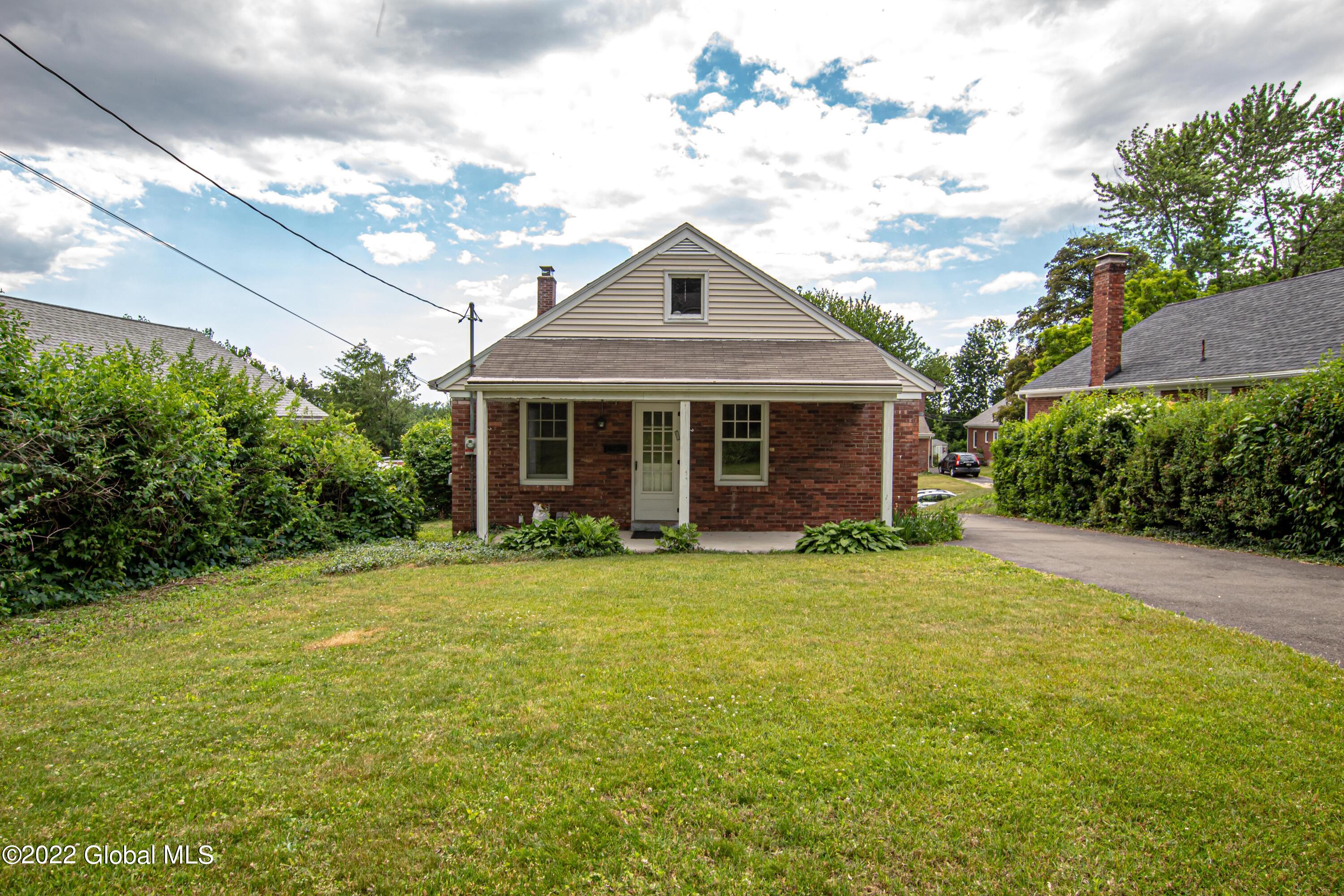8 Center View Drive