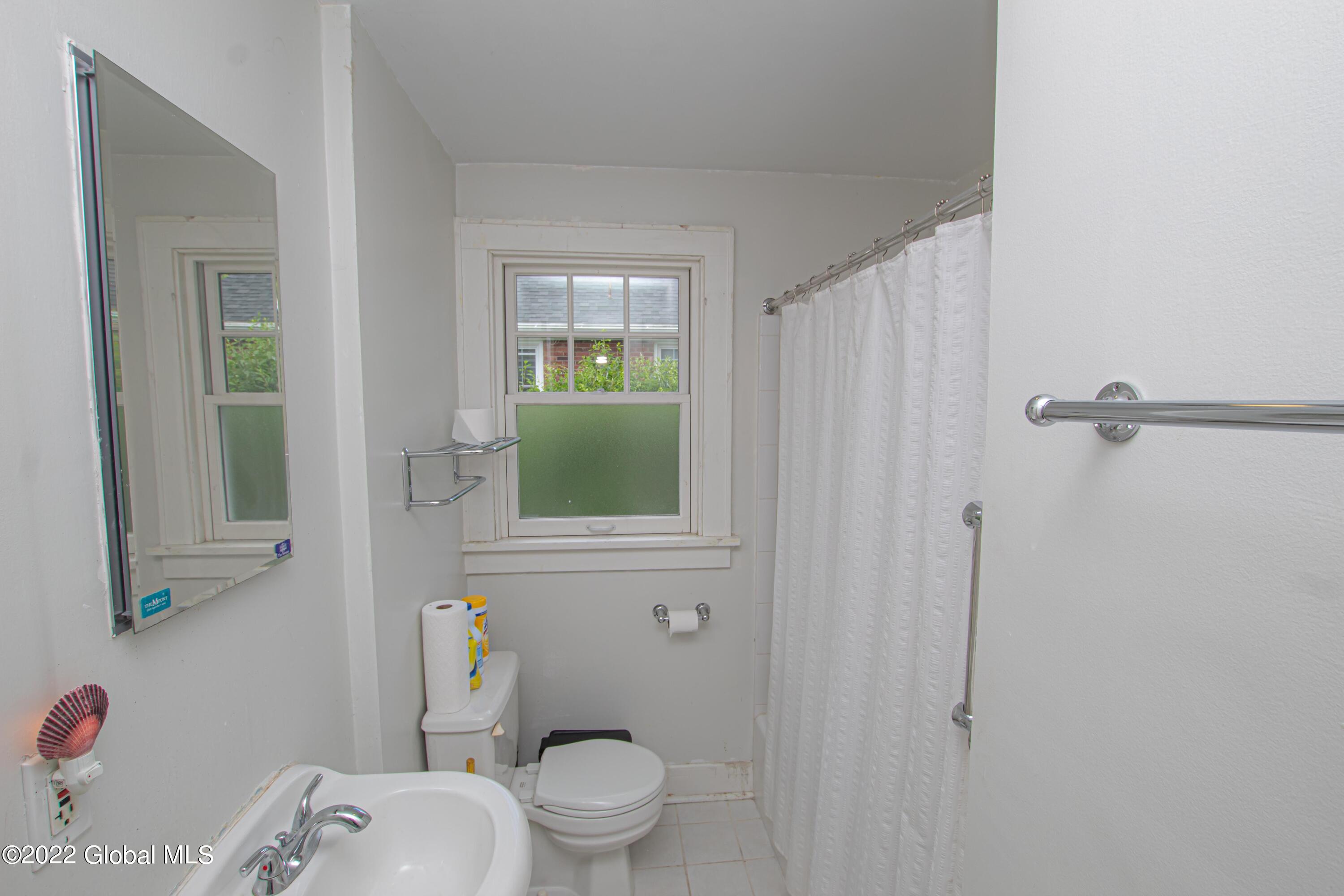 8 Center View Drive