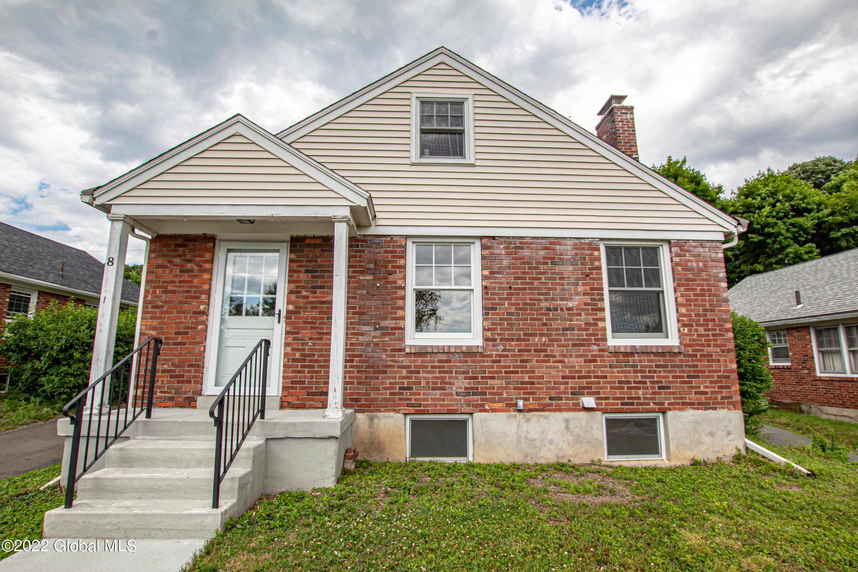 8 Center View Drive