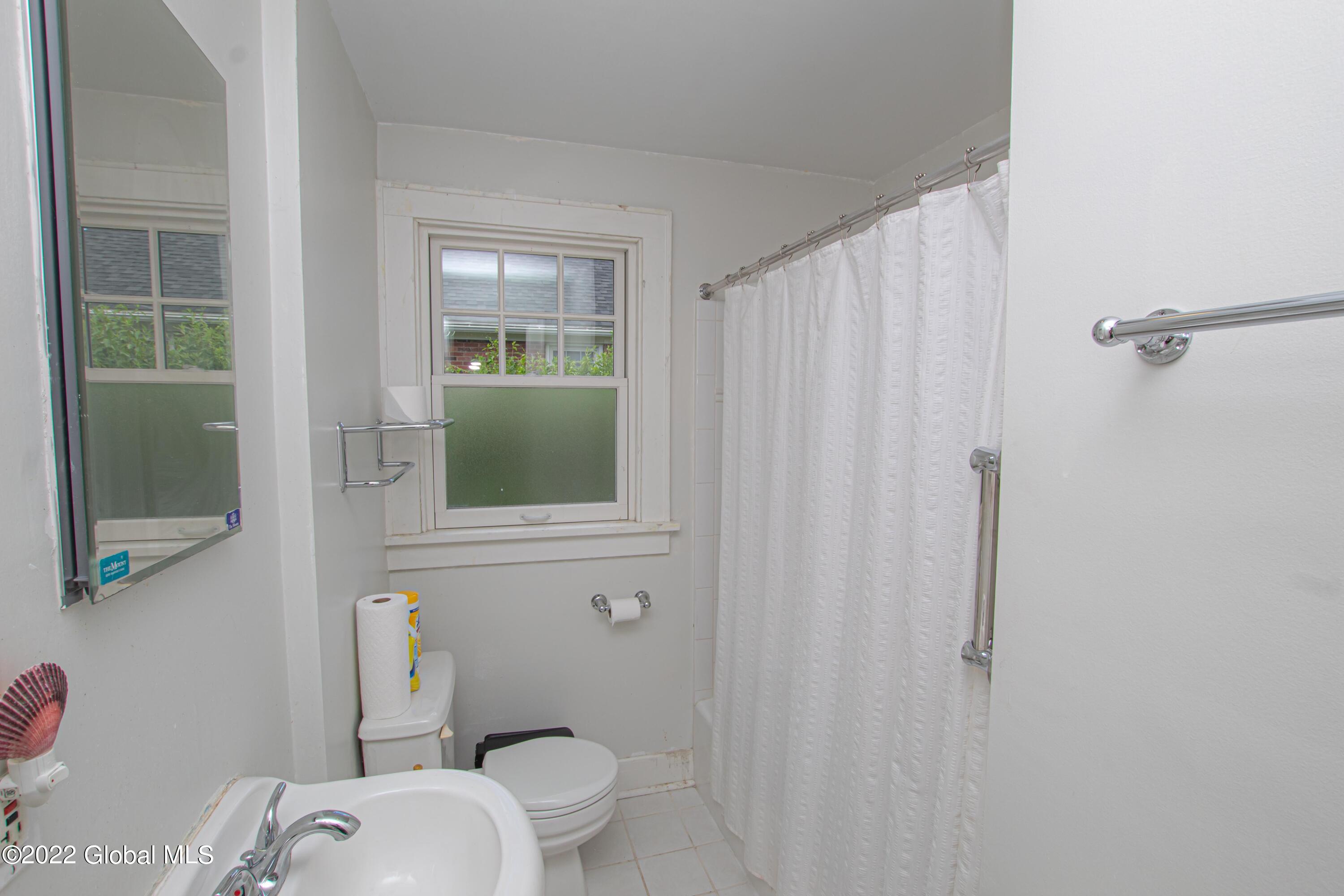 8 Center View Drive