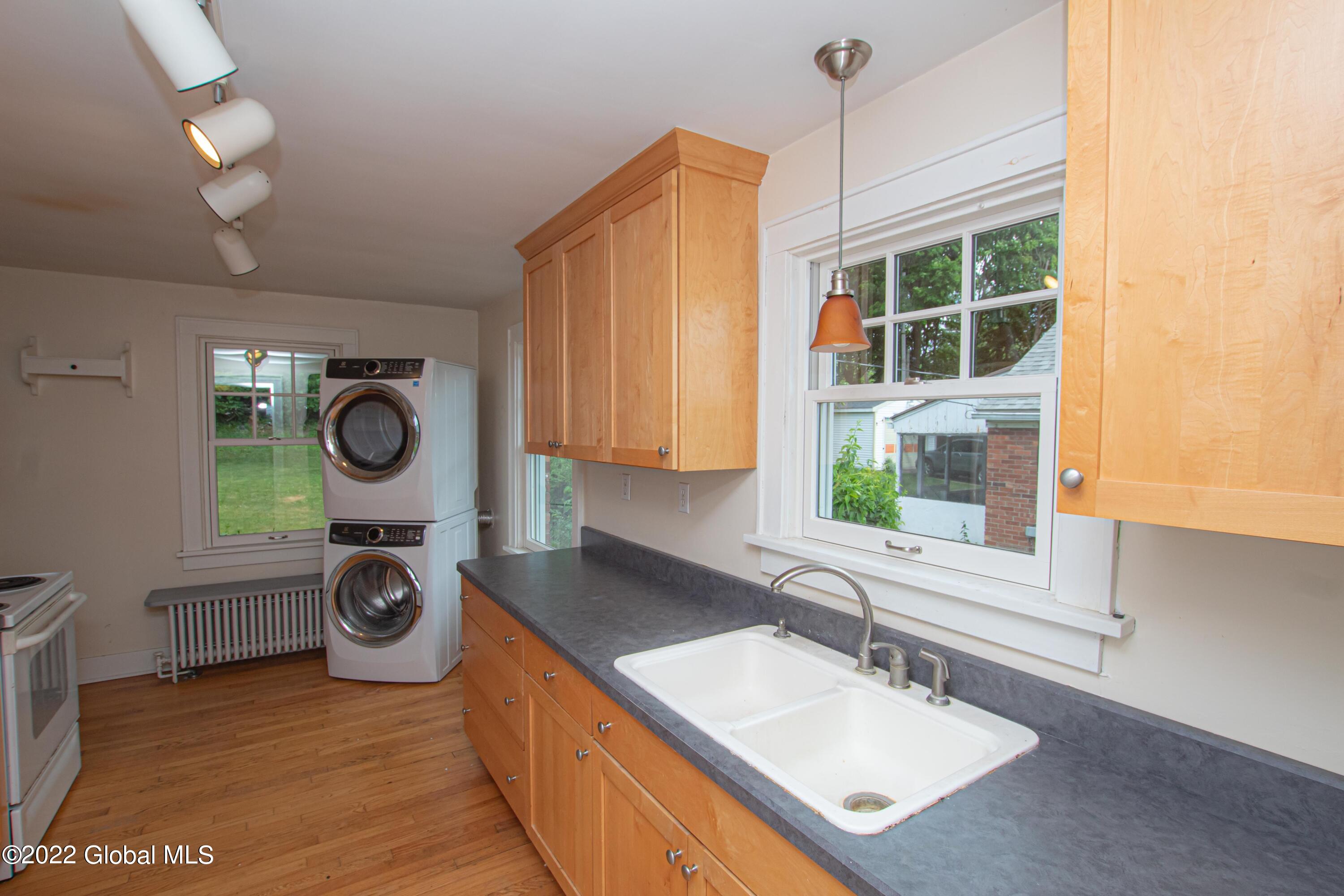8 Center View Drive