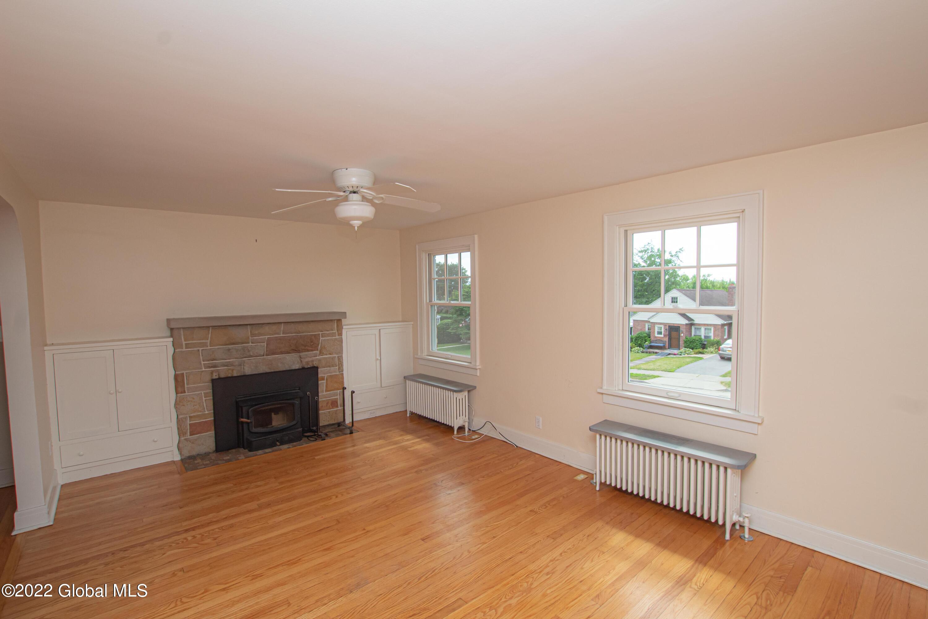 8 Center View Drive