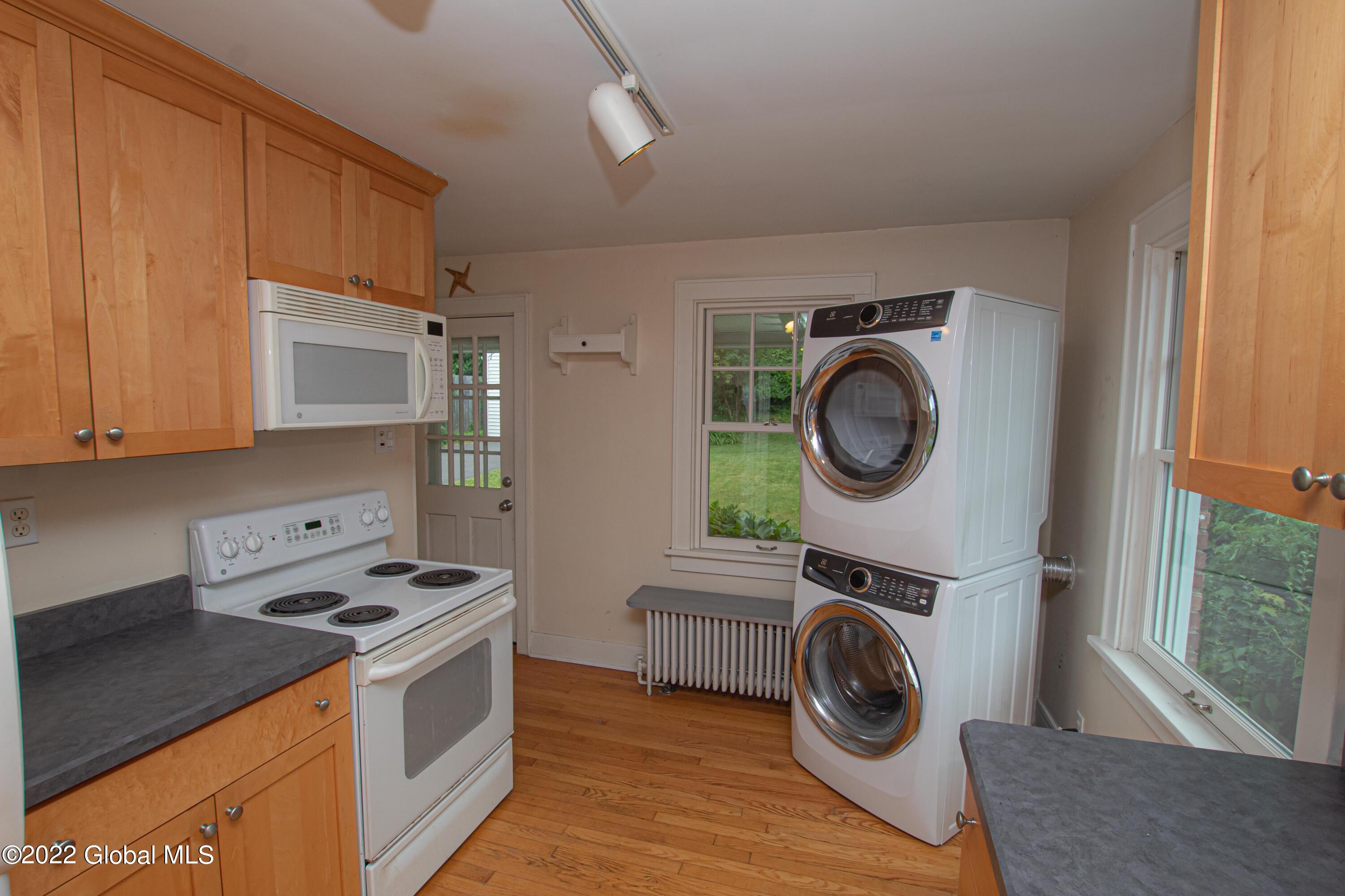 8 Center View Drive