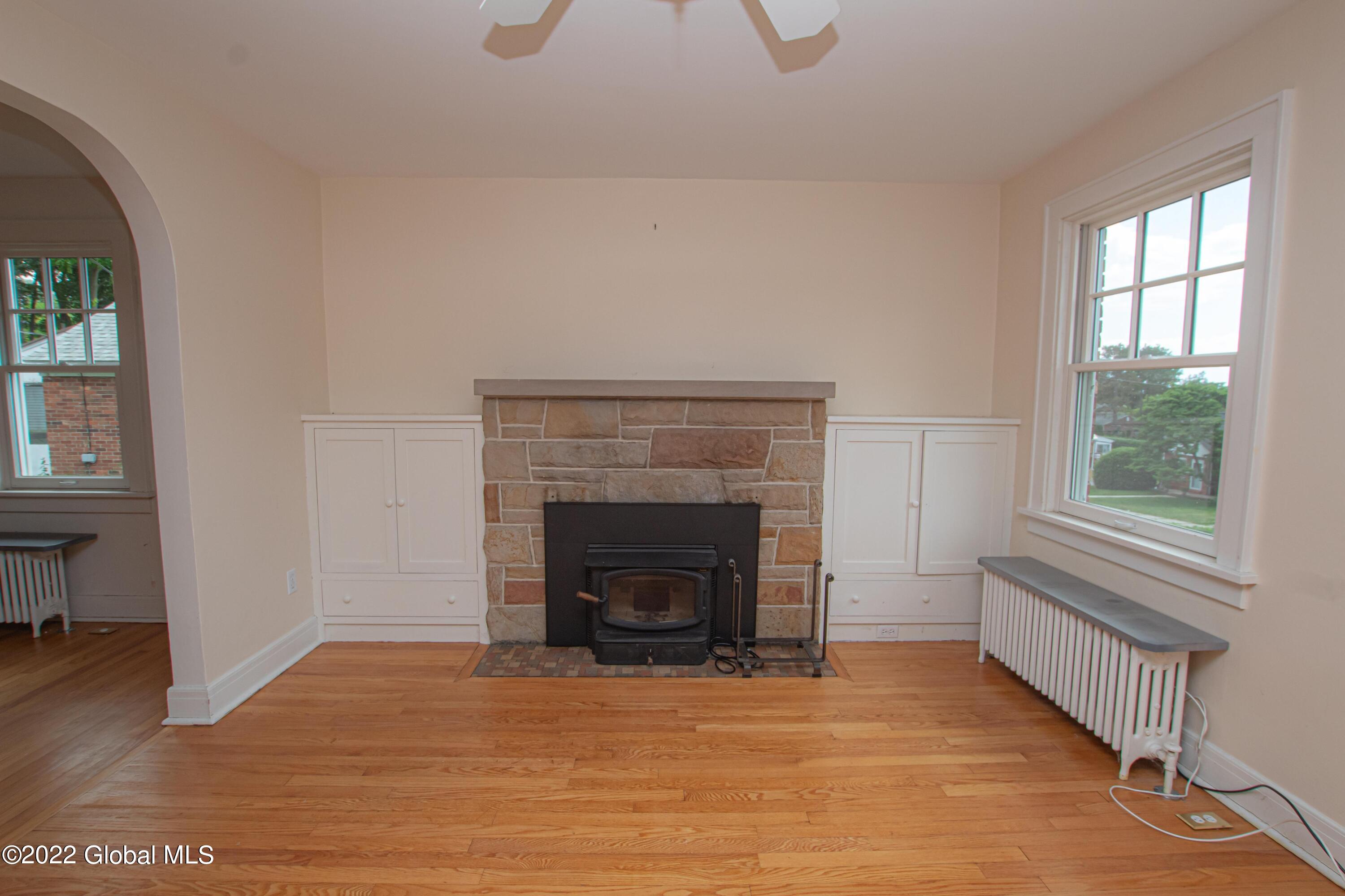 8 Center View Drive
