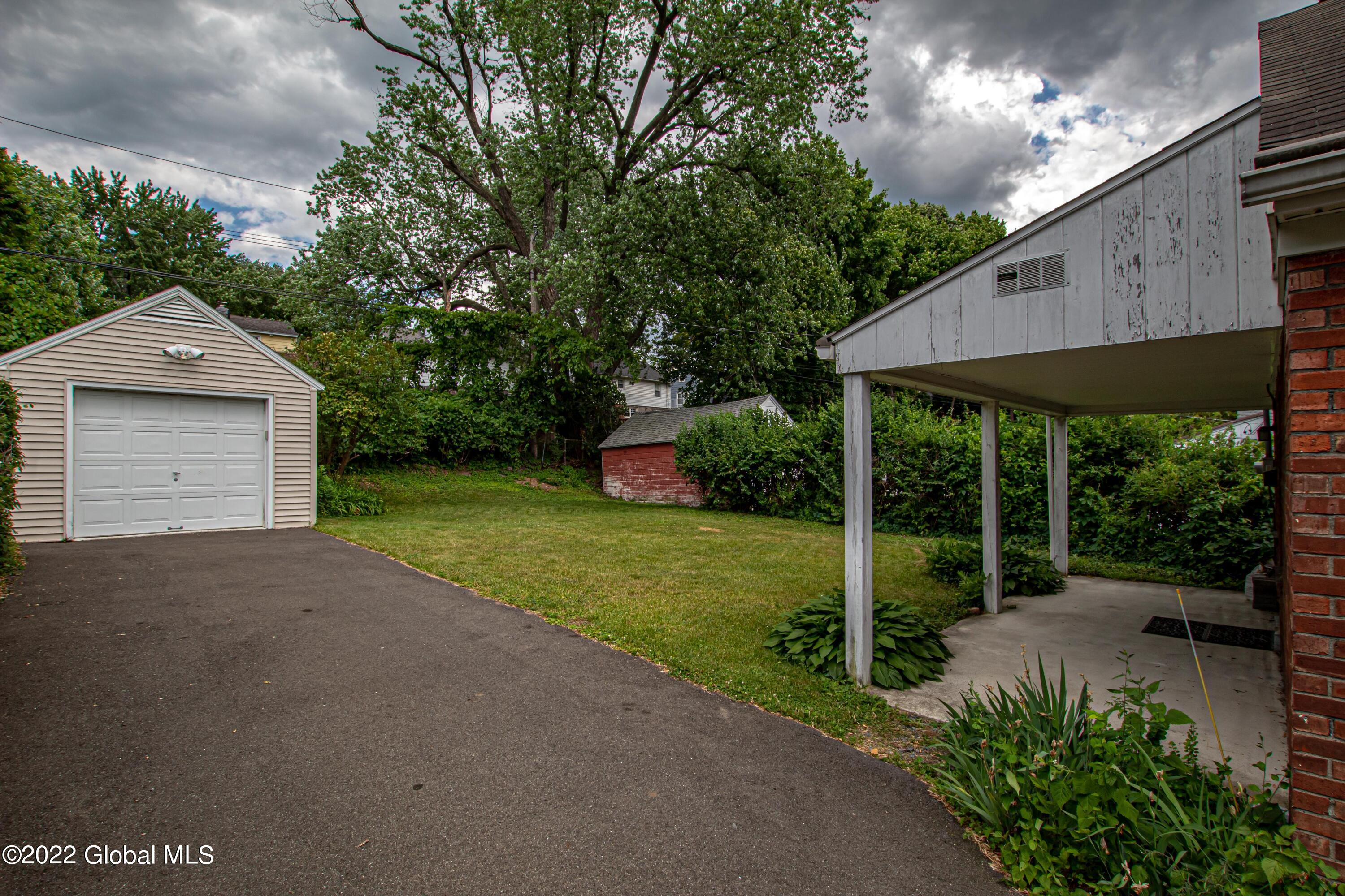 8 Center View Drive
