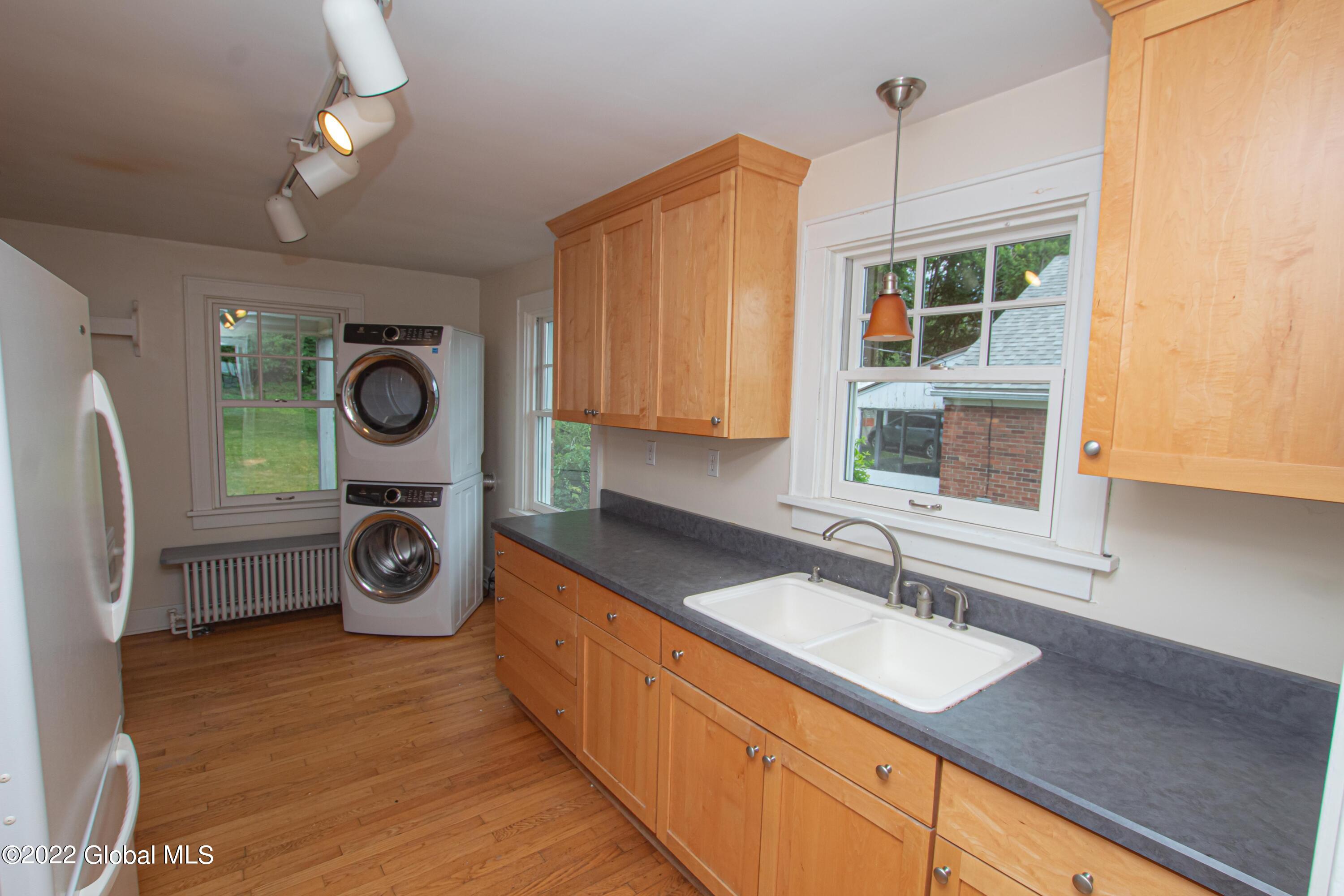 8 Center View Drive