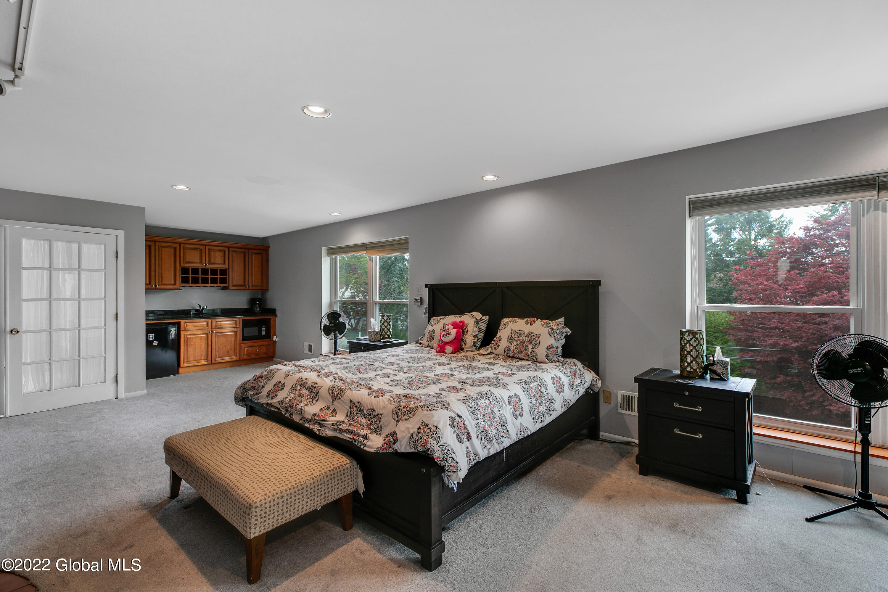 161 Holmes Dale