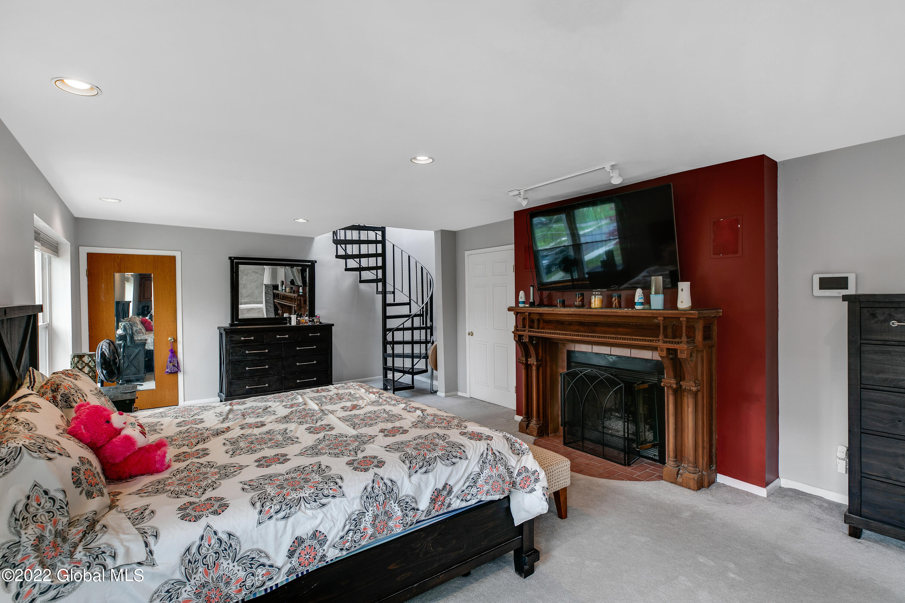 161 Holmes Dale