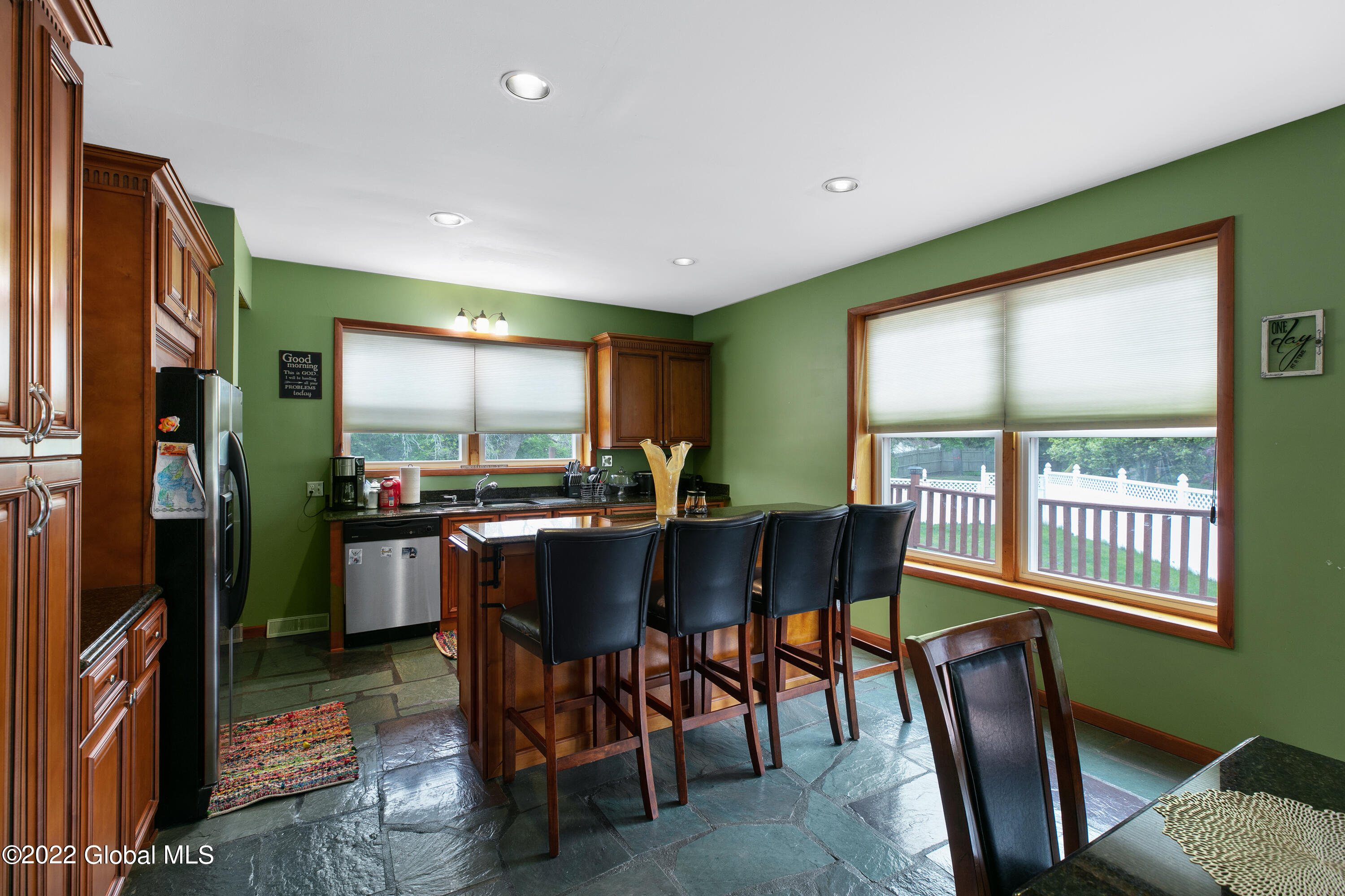 161 Holmes Dale