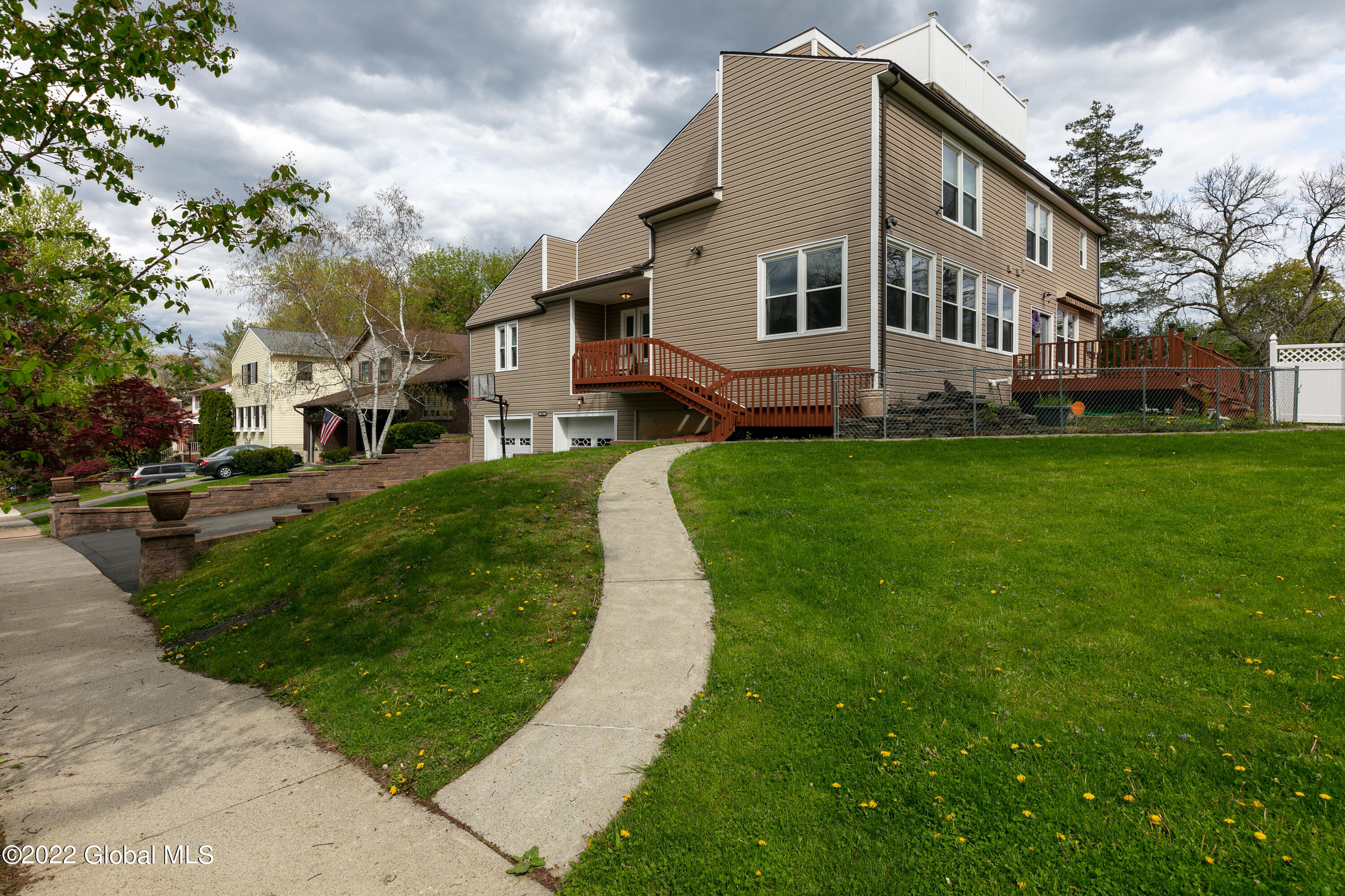 161 Holmes Dale