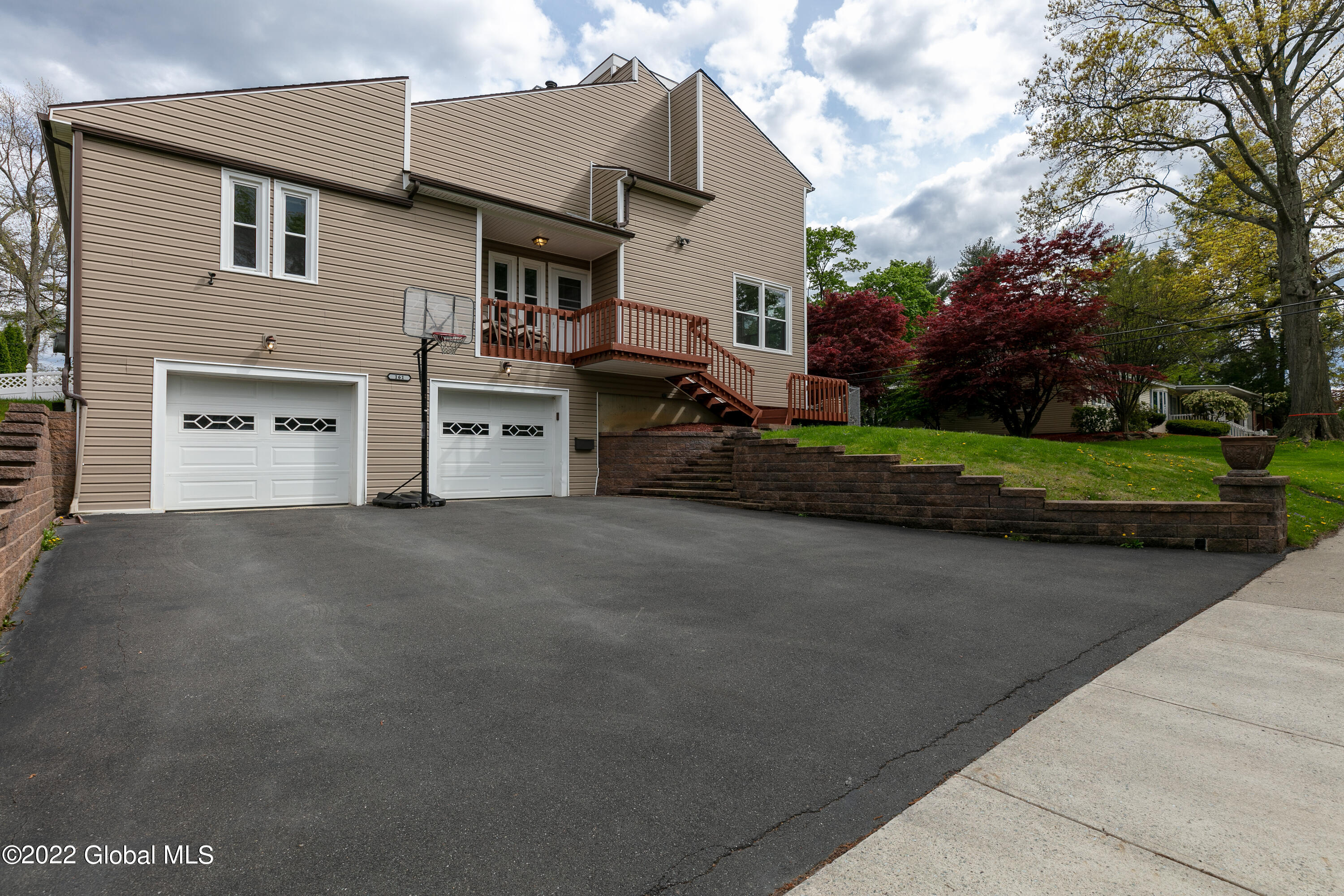 161 Holmes Dale