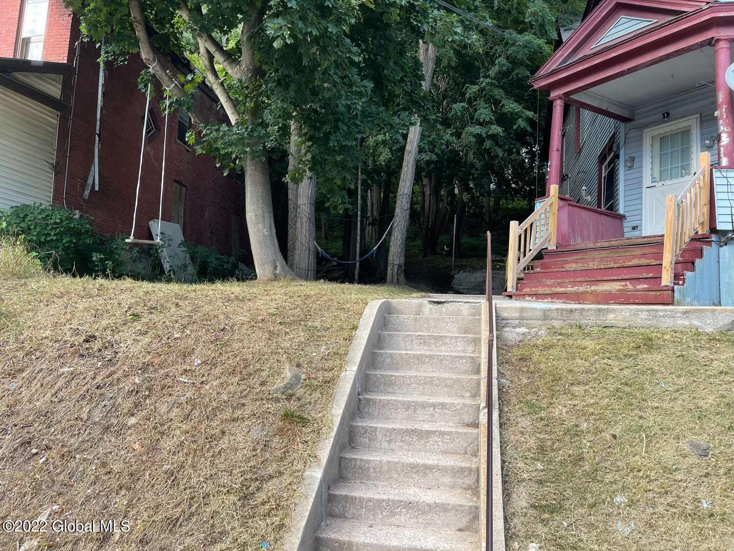 318 E Main Street