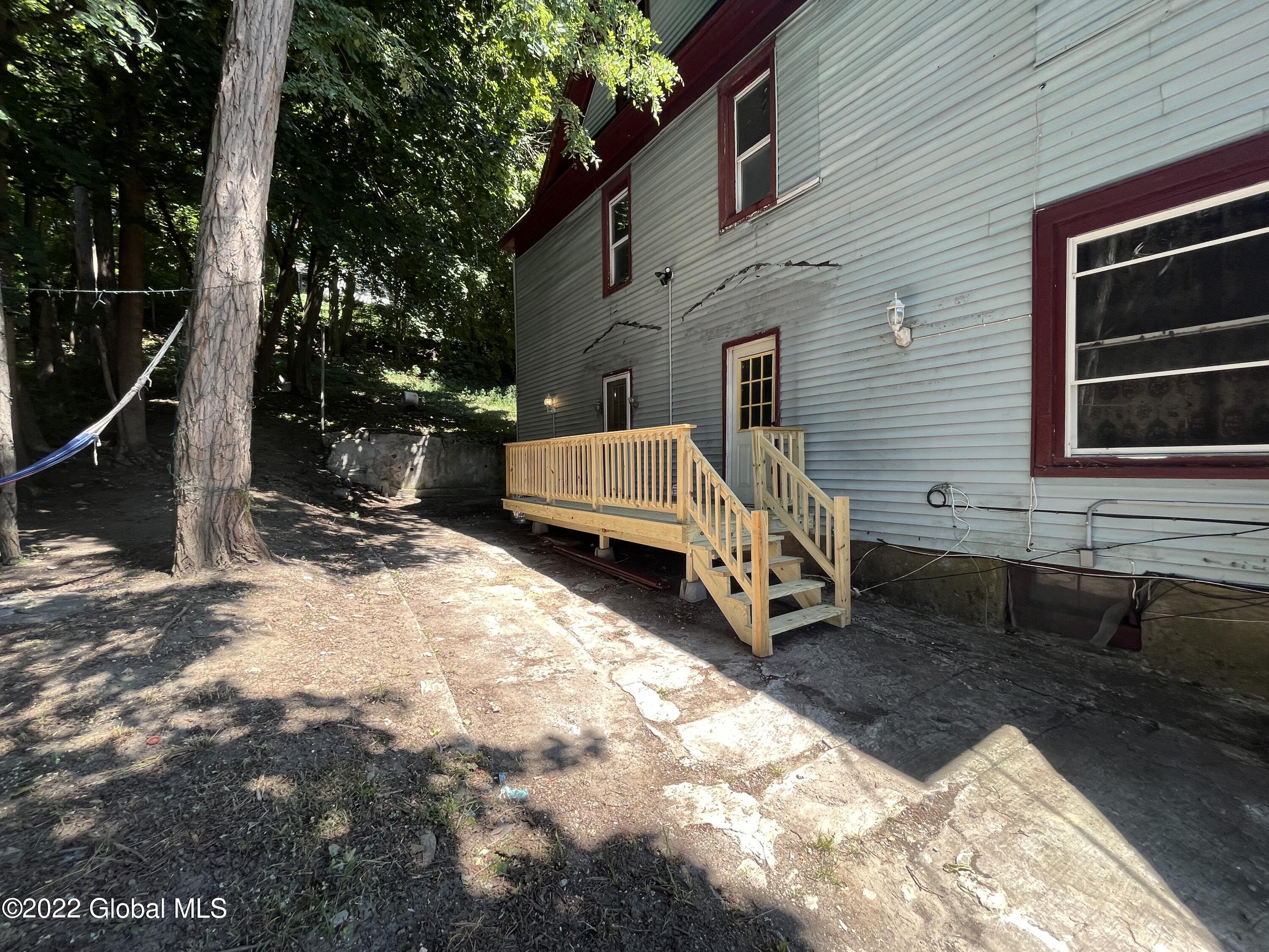 318 E Main Street