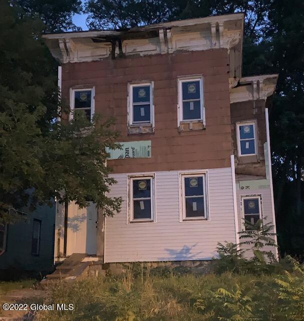 24 Van Derveer Street