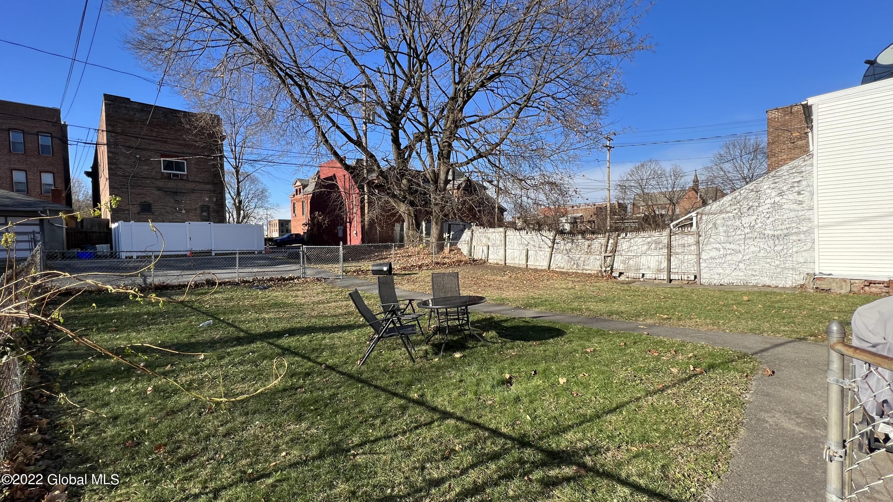 359 4th Street