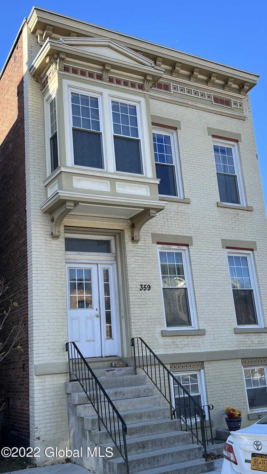 359 4th Street