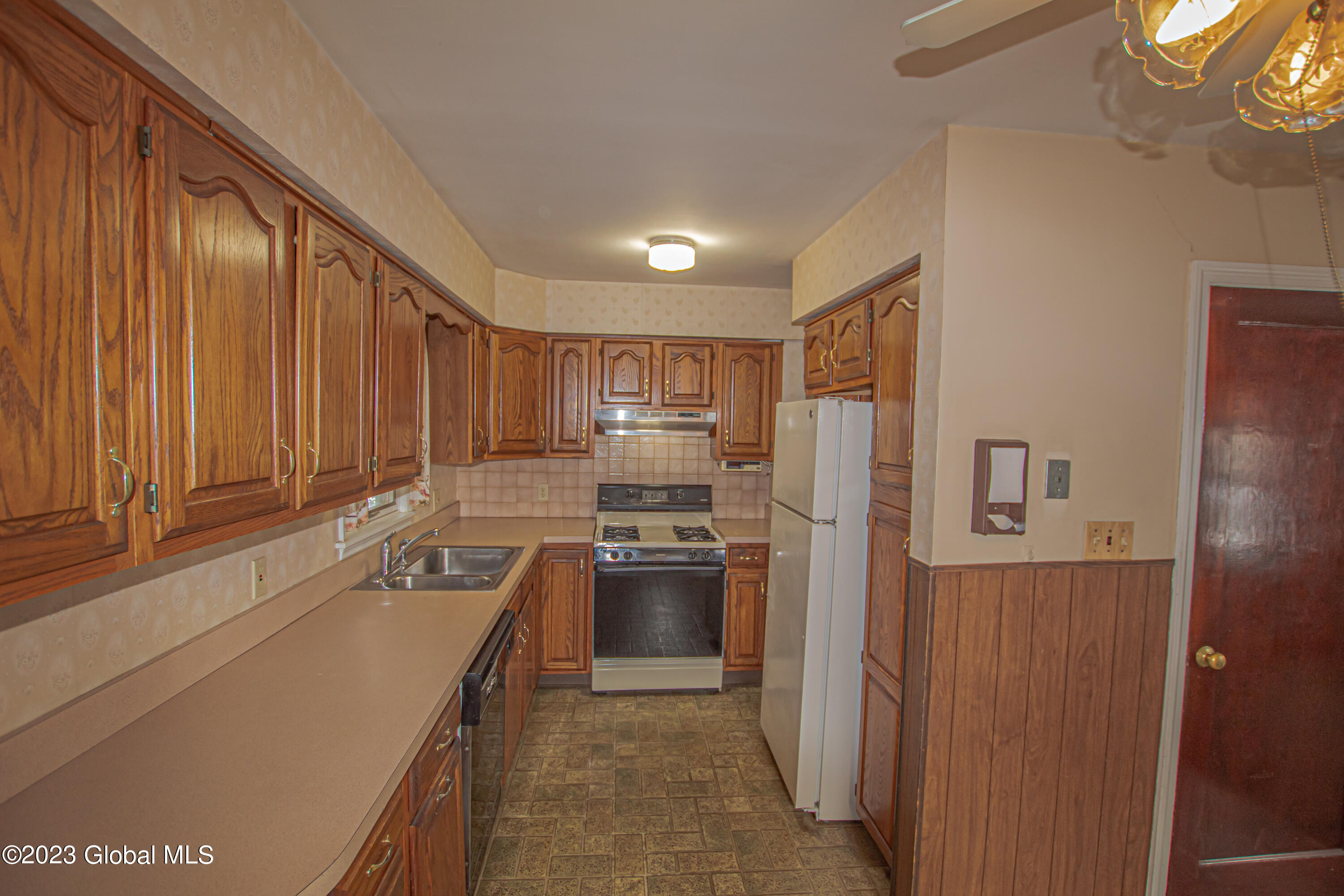 1112 Austin Place