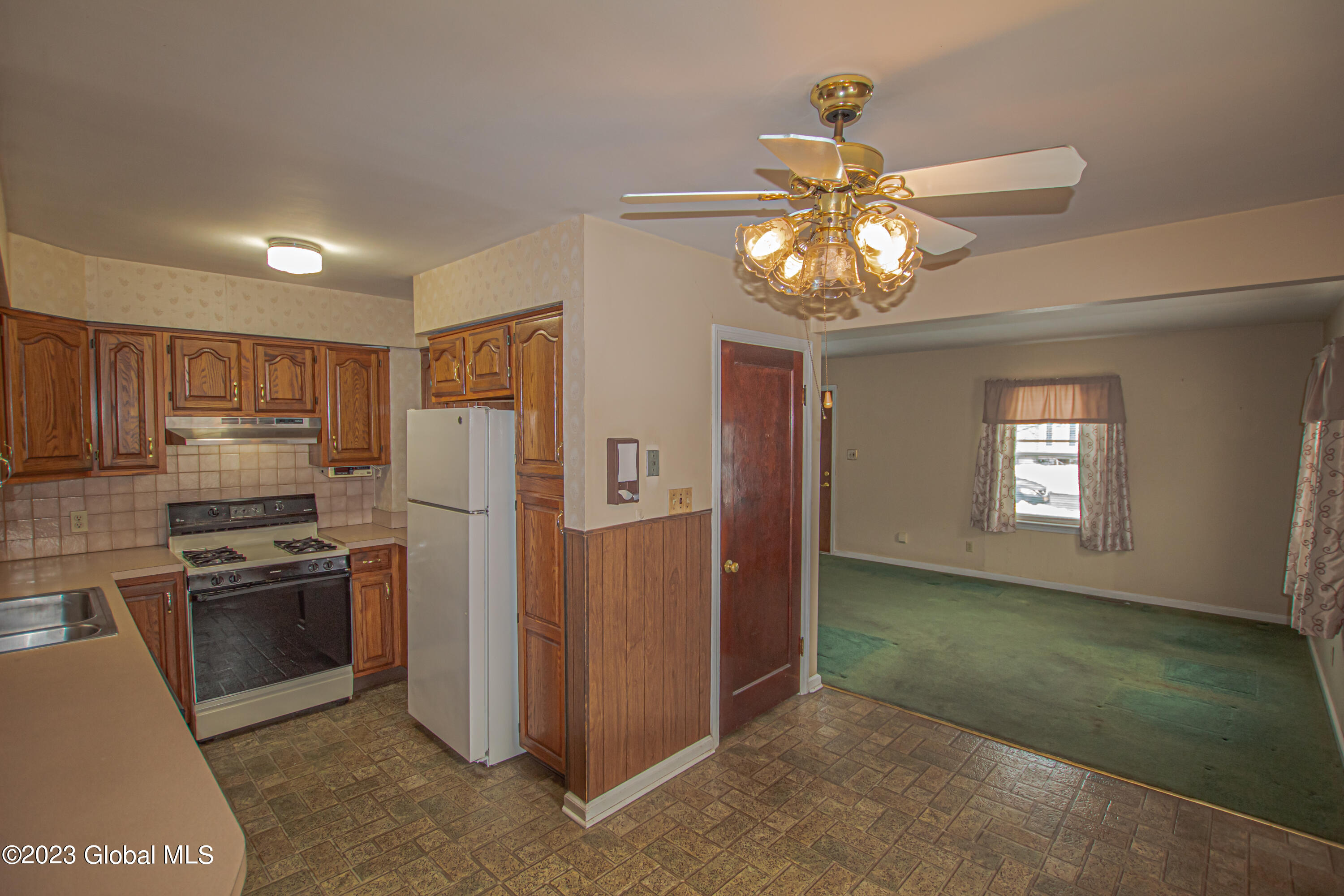 1112 Austin Place