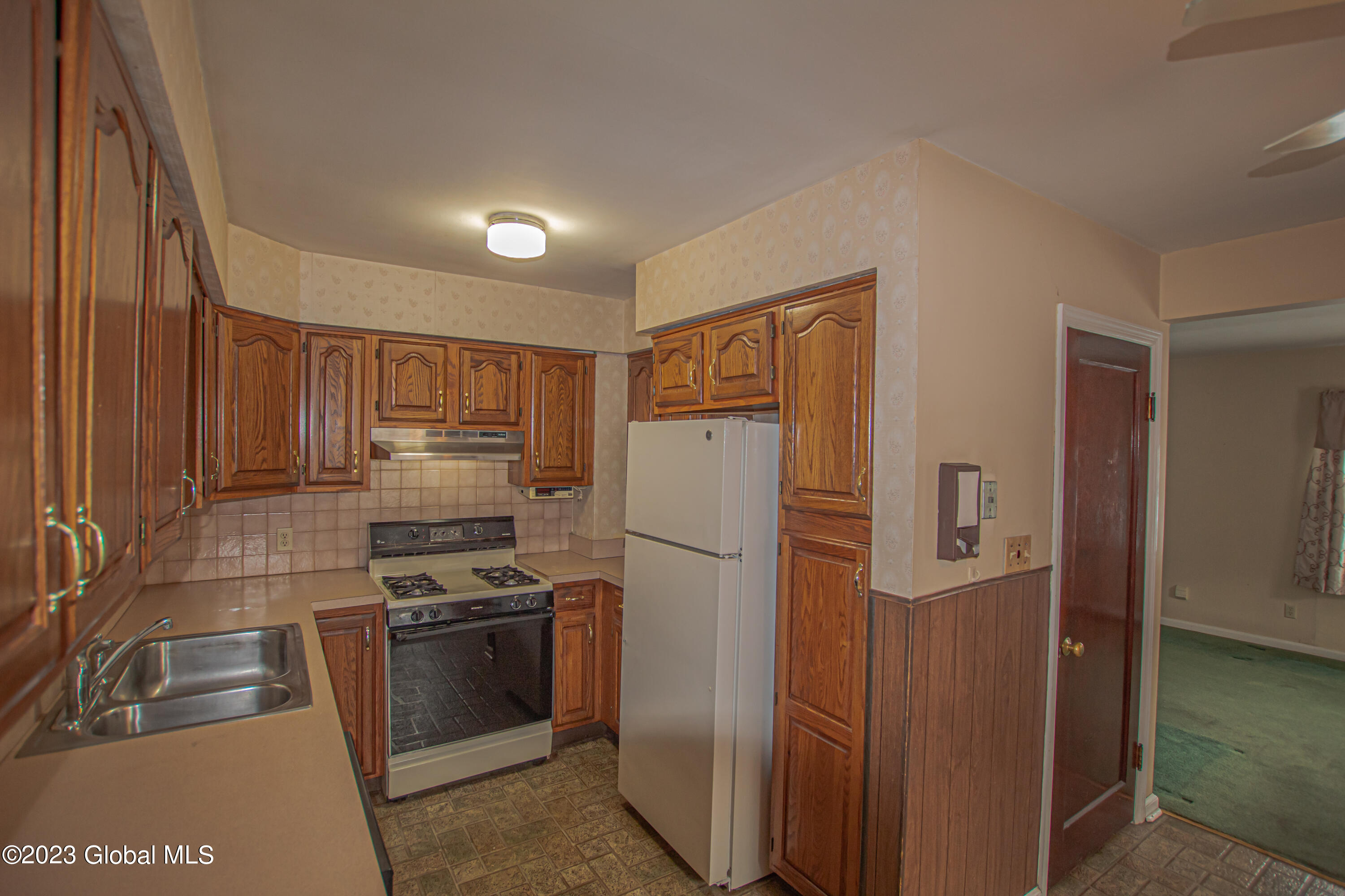1112 Austin Place